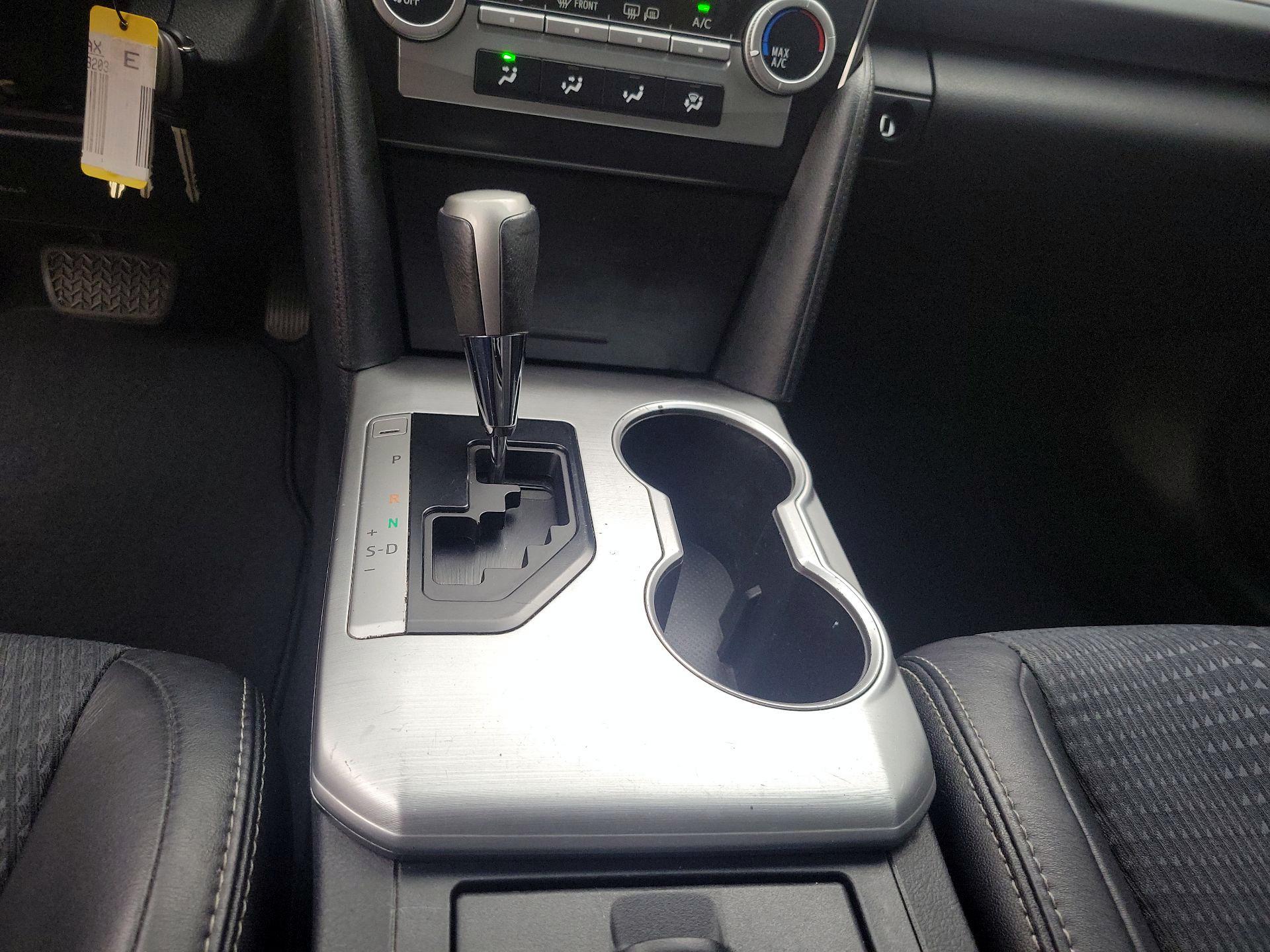 Thumbnail: 2014 Toyota Camry - 16