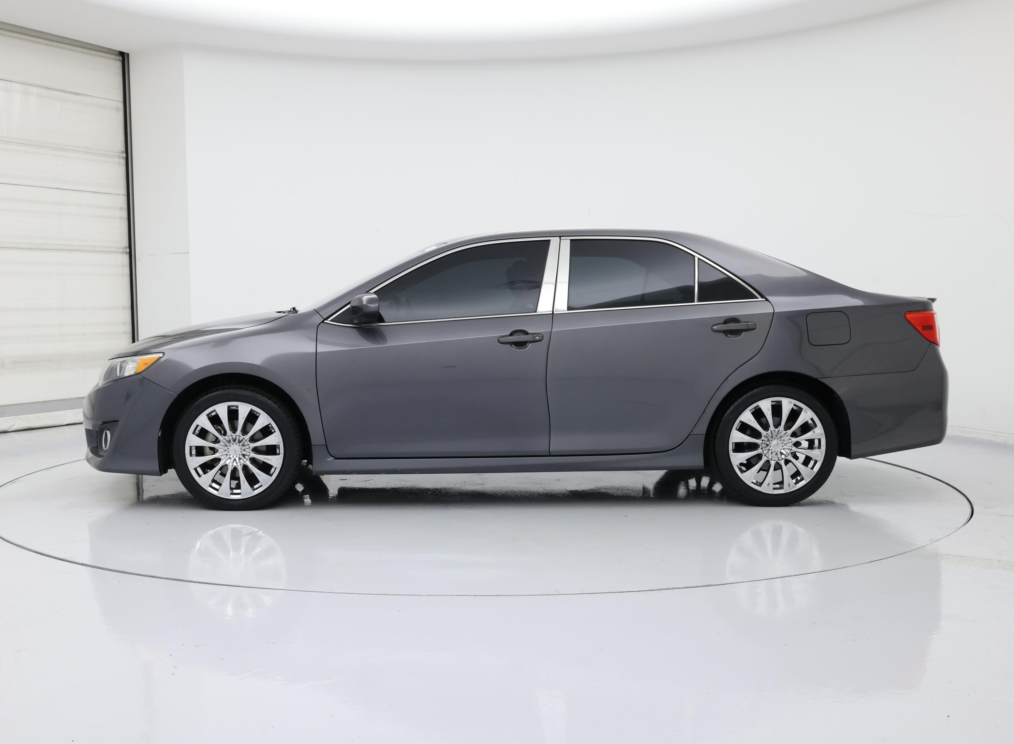 Thumbnail: 2014 Toyota Camry - 3