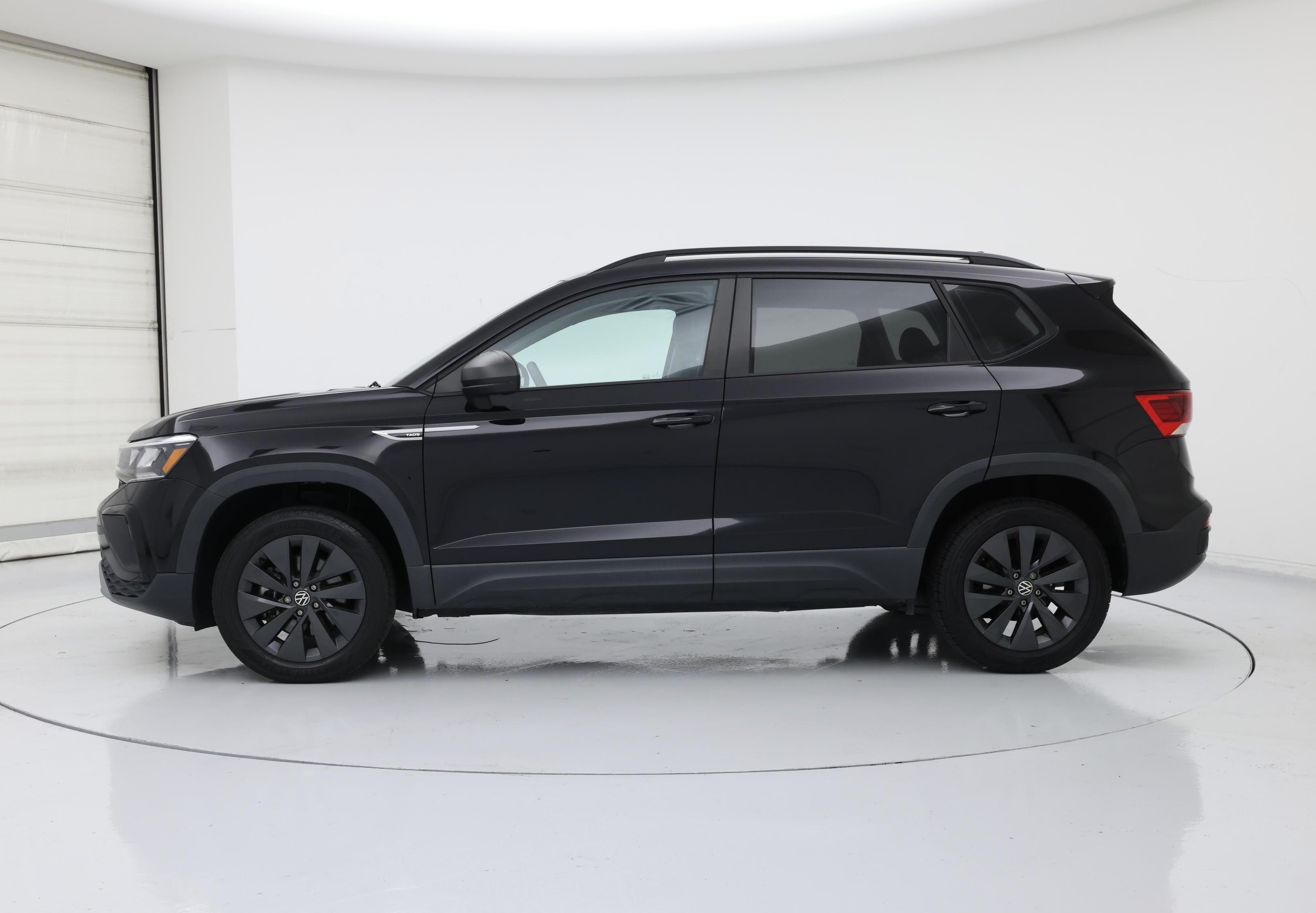 Thumbnail: 2022 Volkswagen Taos - 3