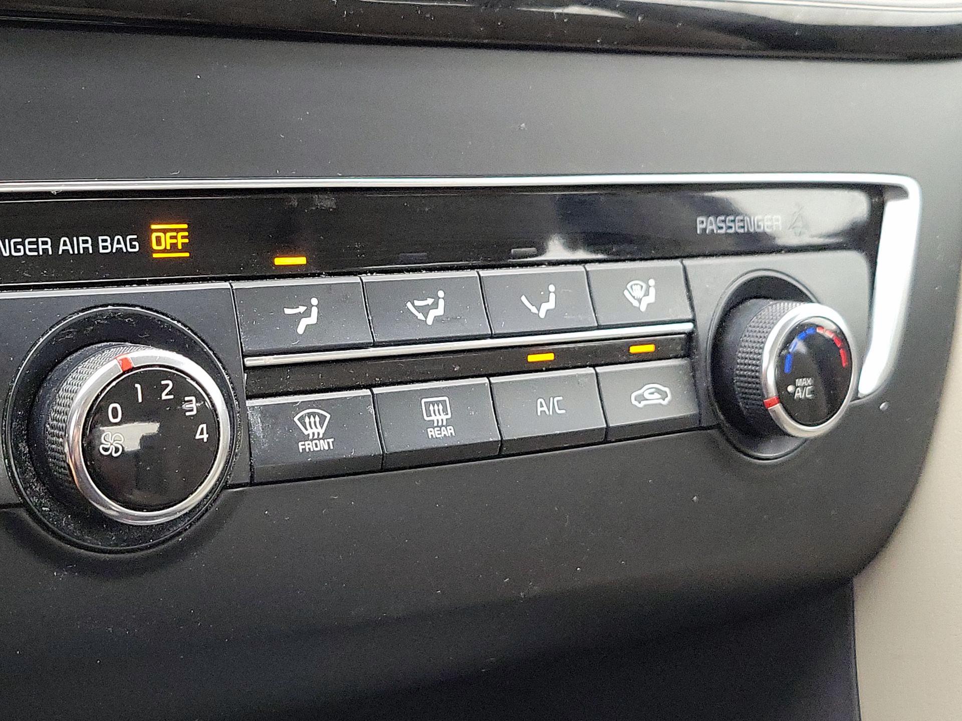 Thumbnail: 2017 Kia Optima - 16