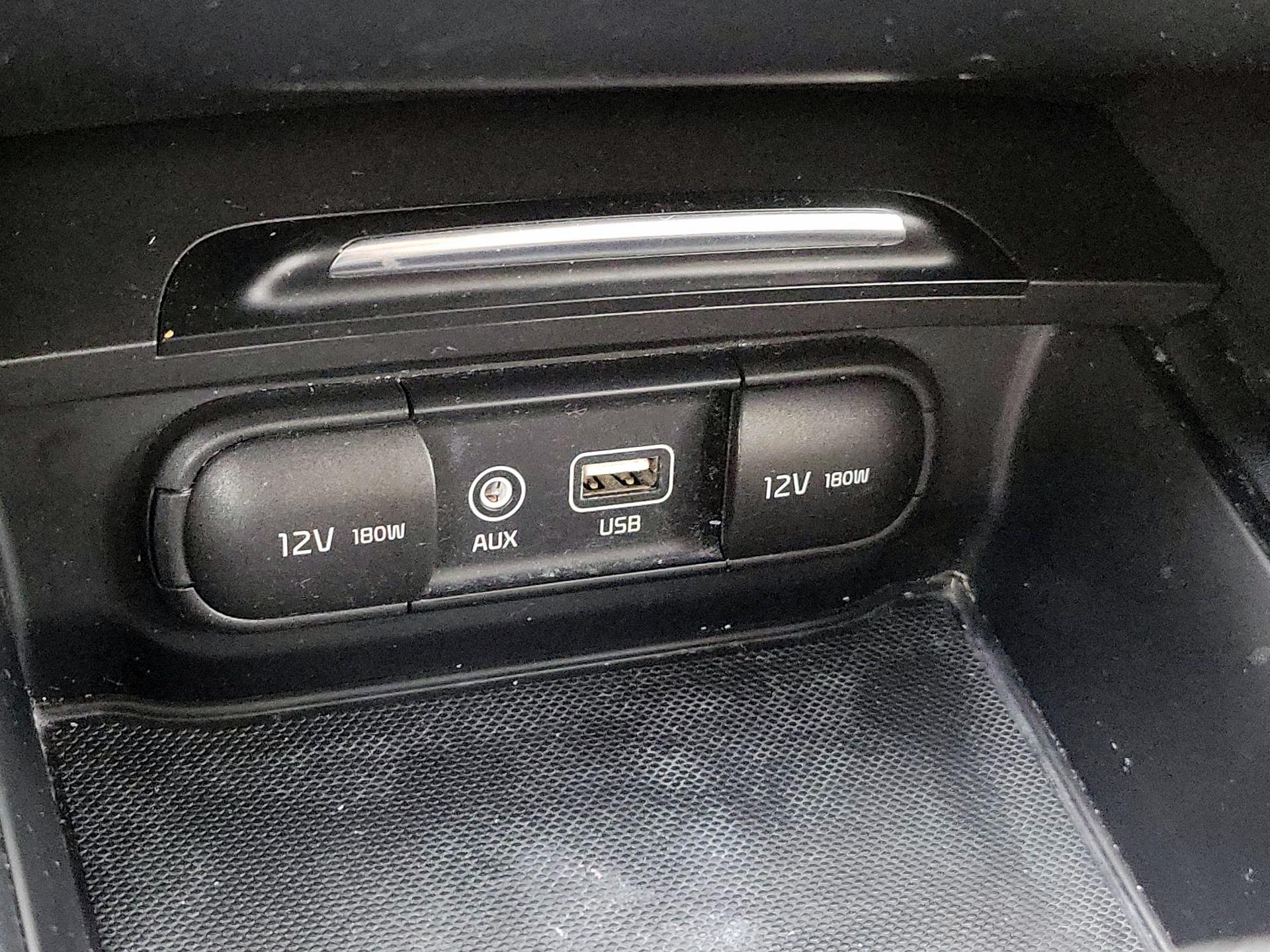 Thumbnail: 2017 Kia Optima - 18