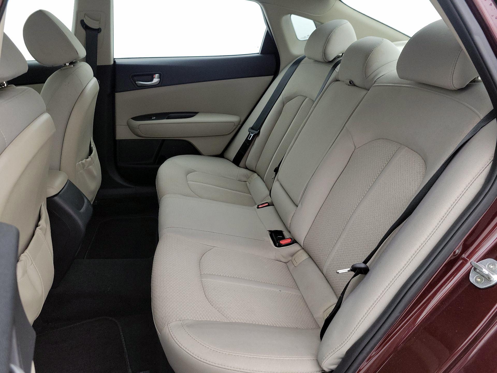 Thumbnail: 2017 Kia Optima - 19