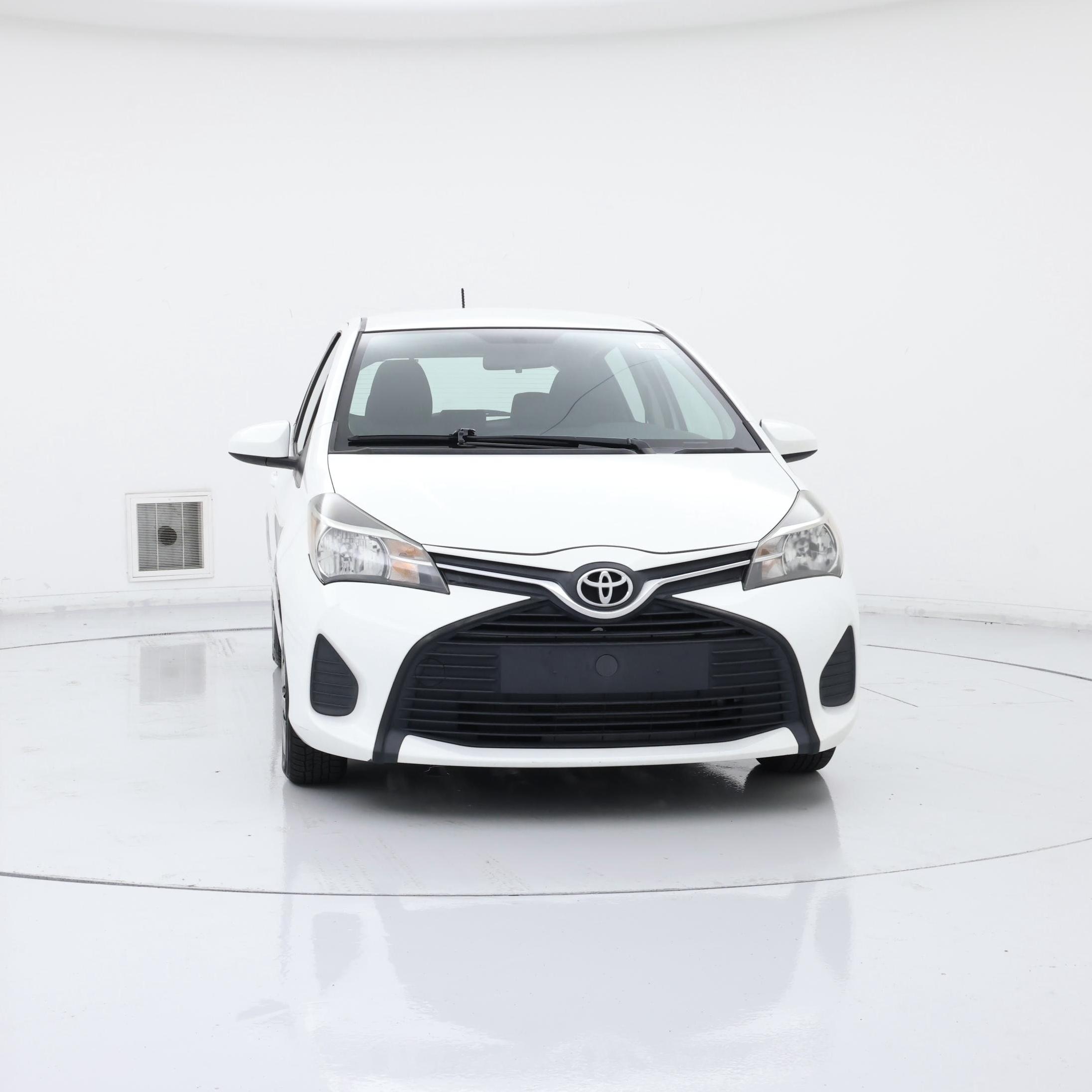 Thumbnail: 2015 Toyota Yaris - 5