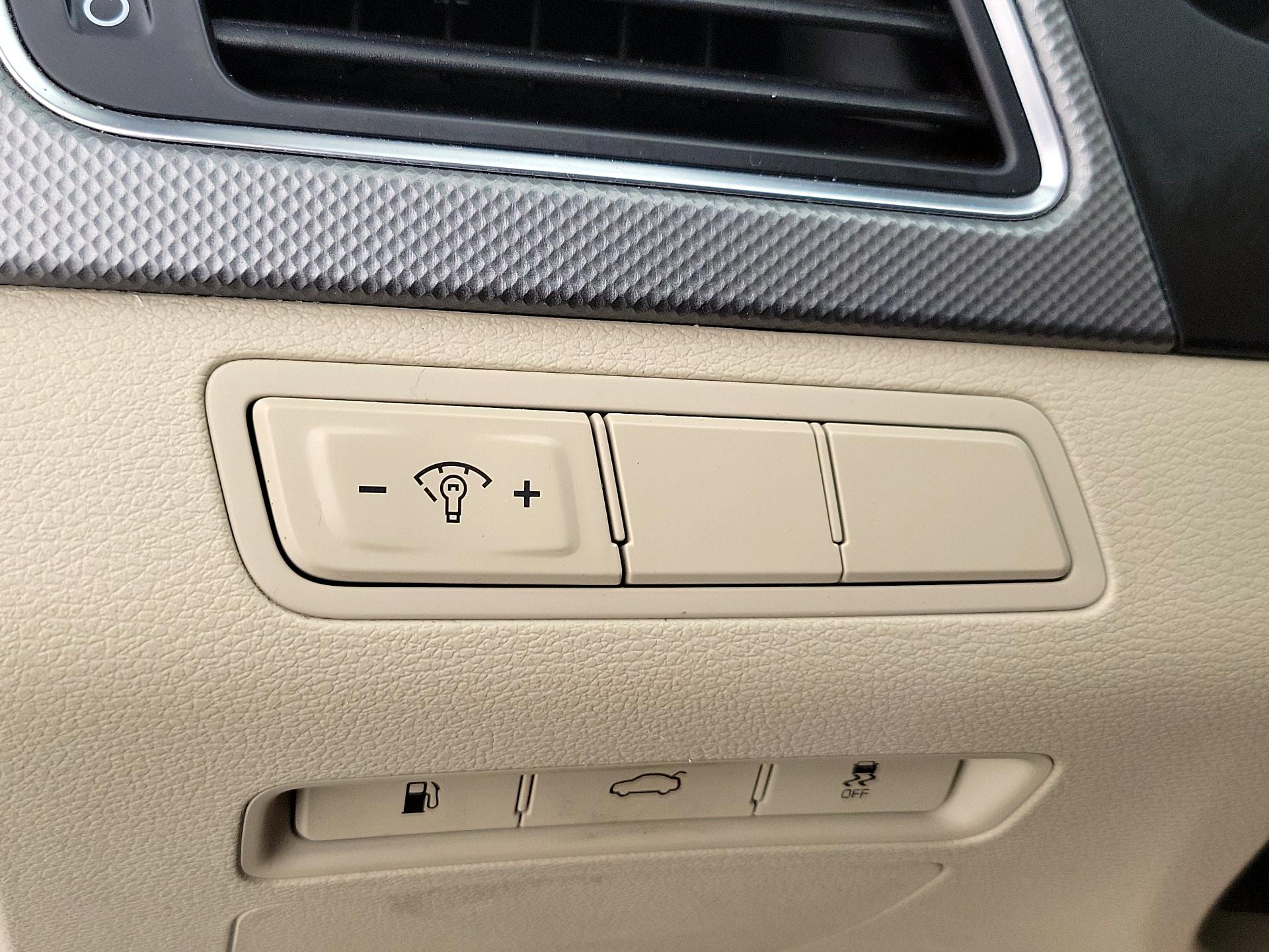 Thumbnail: 2015 Hyundai Sonata - 13
