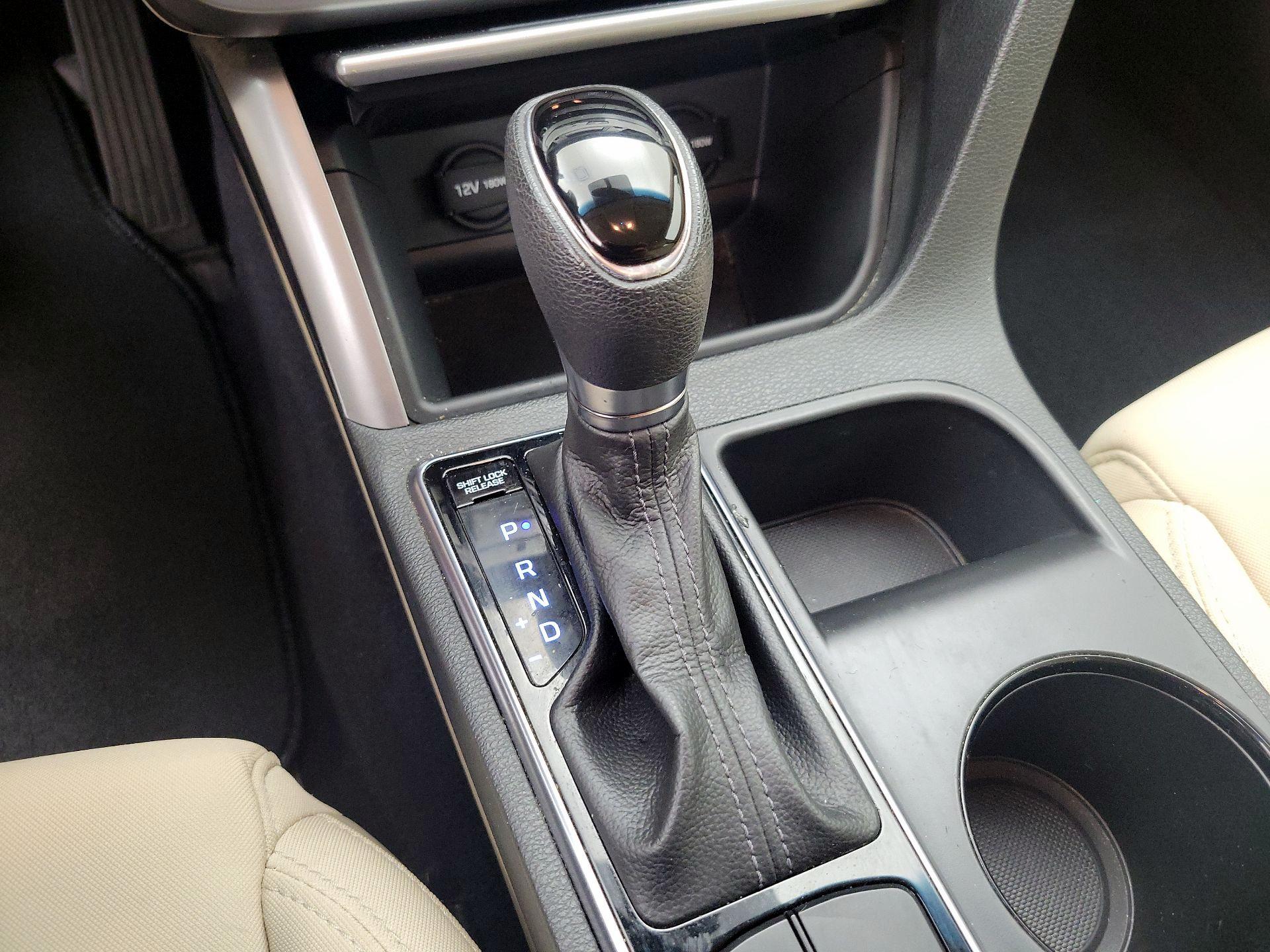 Thumbnail: 2015 Hyundai Sonata - 17
