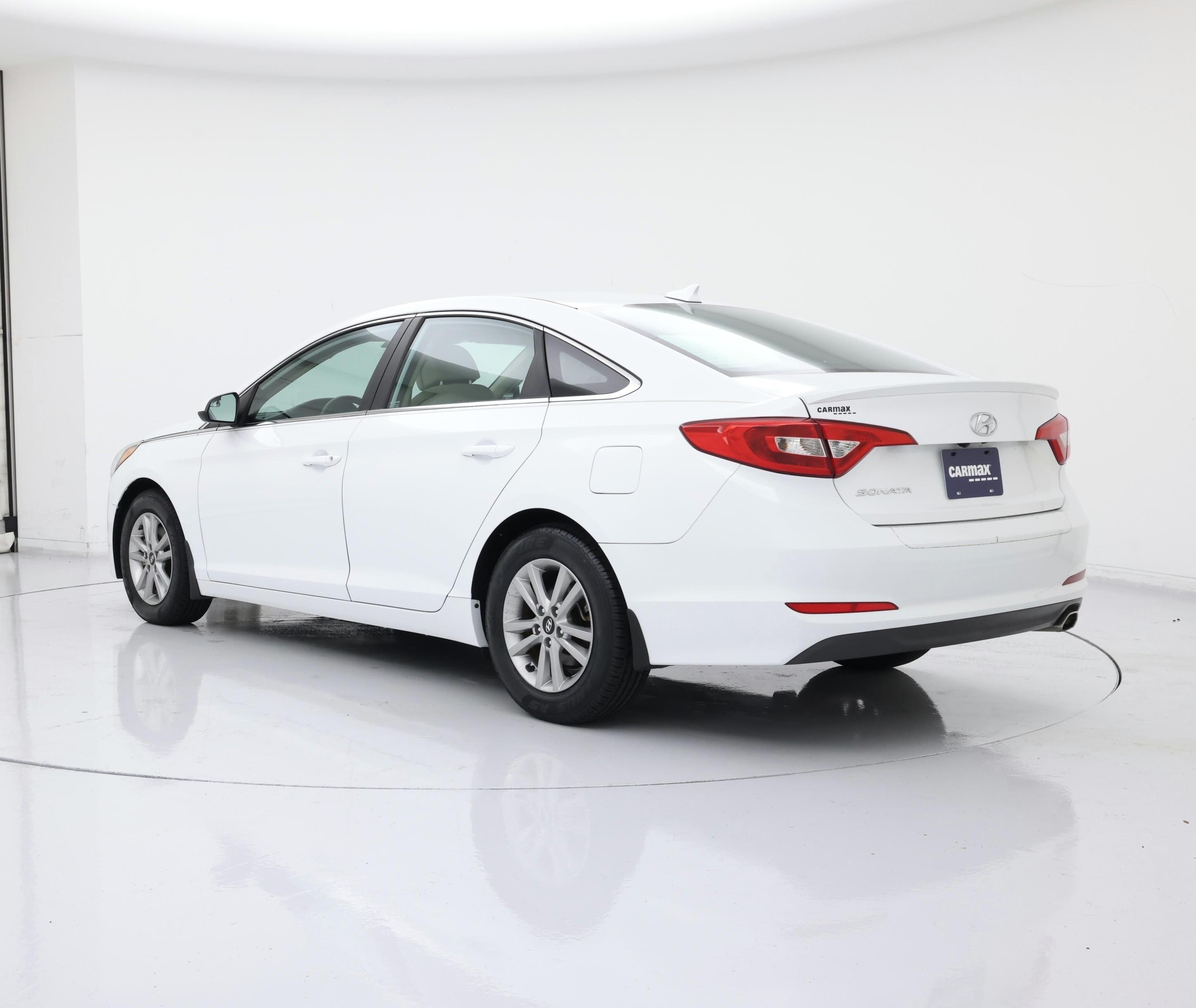 Thumbnail: 2015 Hyundai Sonata - 2