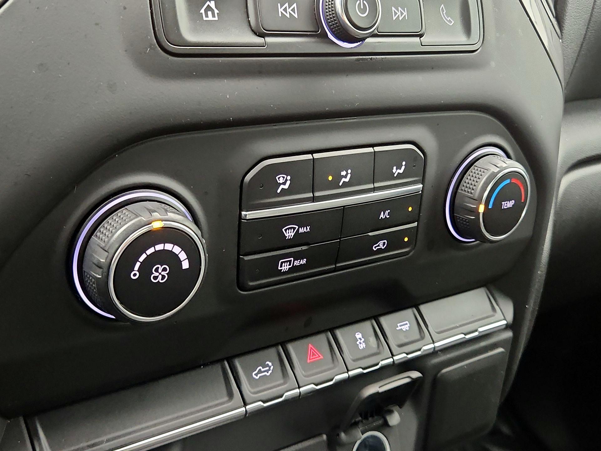 Thumbnail: 2020 Chevrolet Silverado 1500 - 16