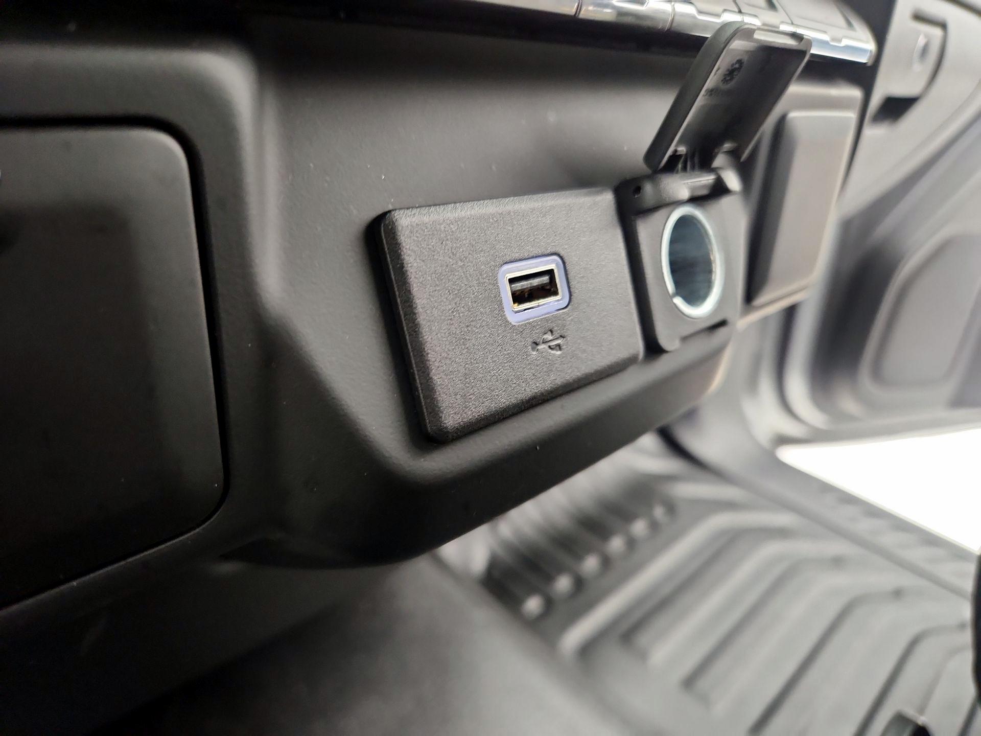 Thumbnail: 2020 Chevrolet Silverado 1500 - 18