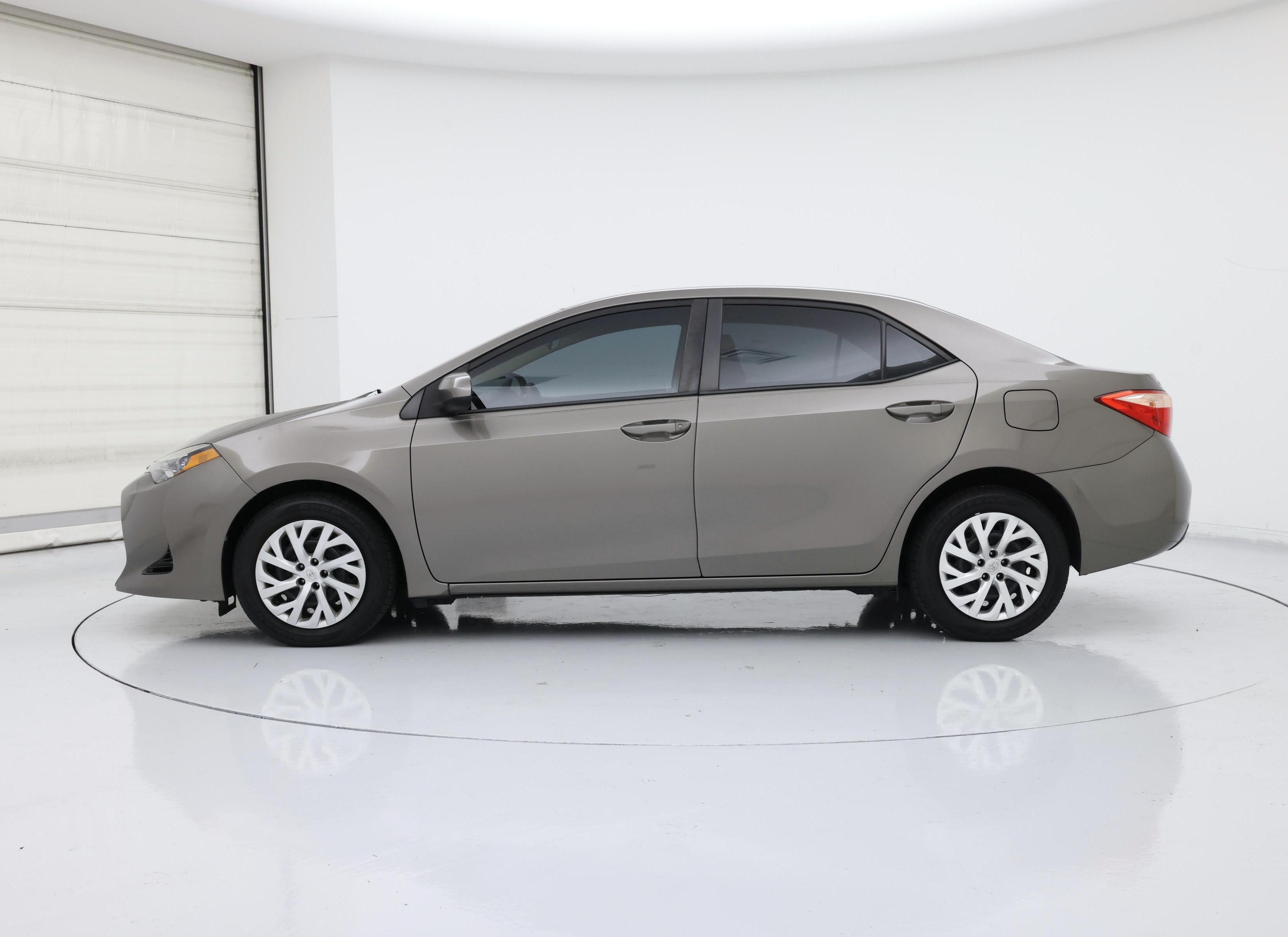 Thumbnail: 2018 Toyota Corolla - 3