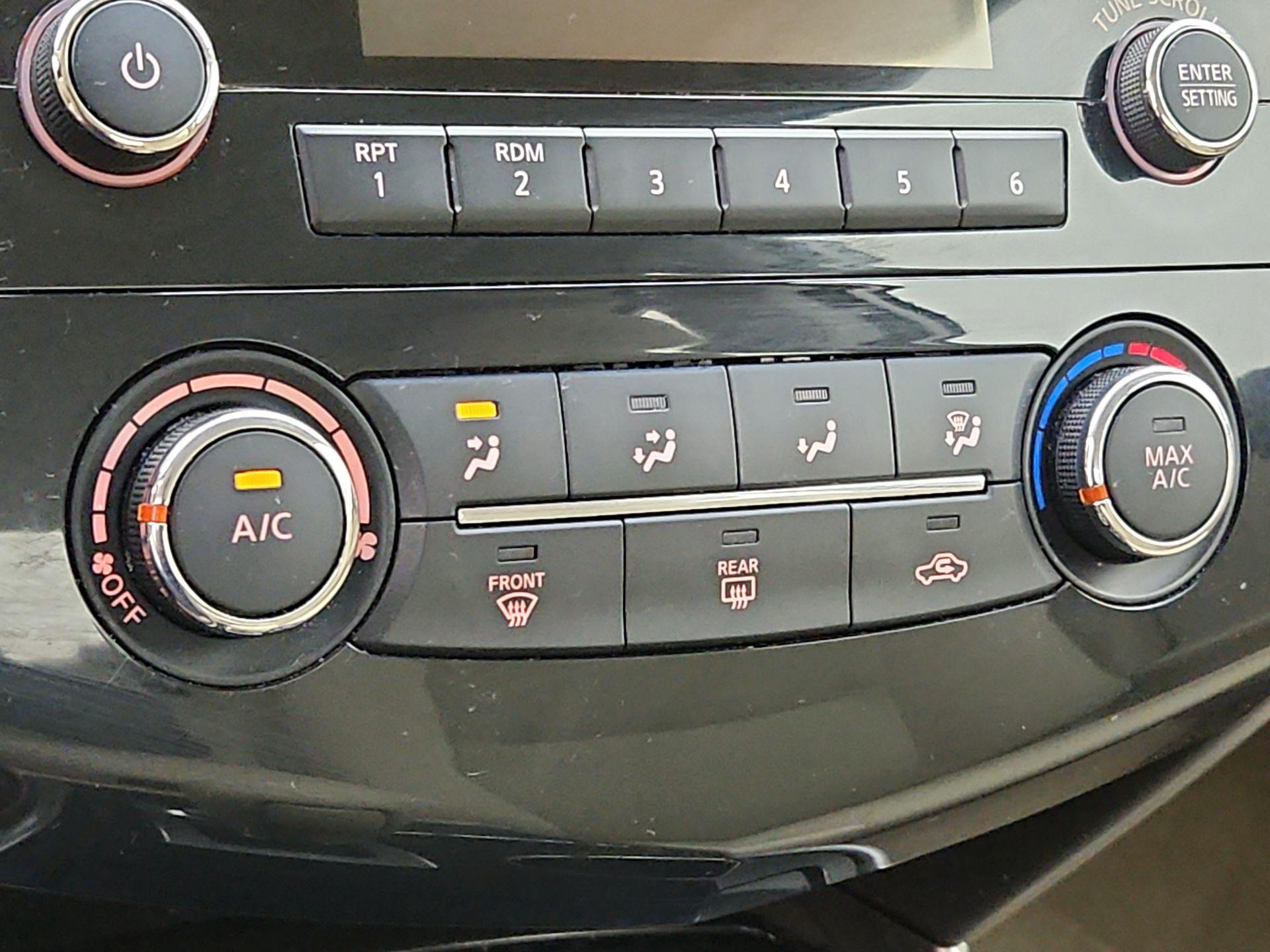Thumbnail: 2014 Nissan Altima - 16
