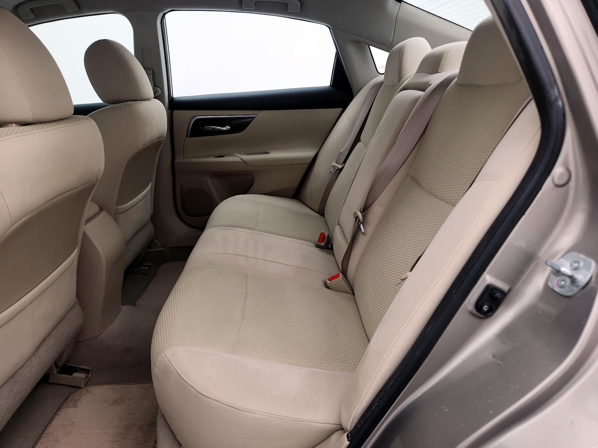 Thumbnail: 2014 Nissan Altima - 19
