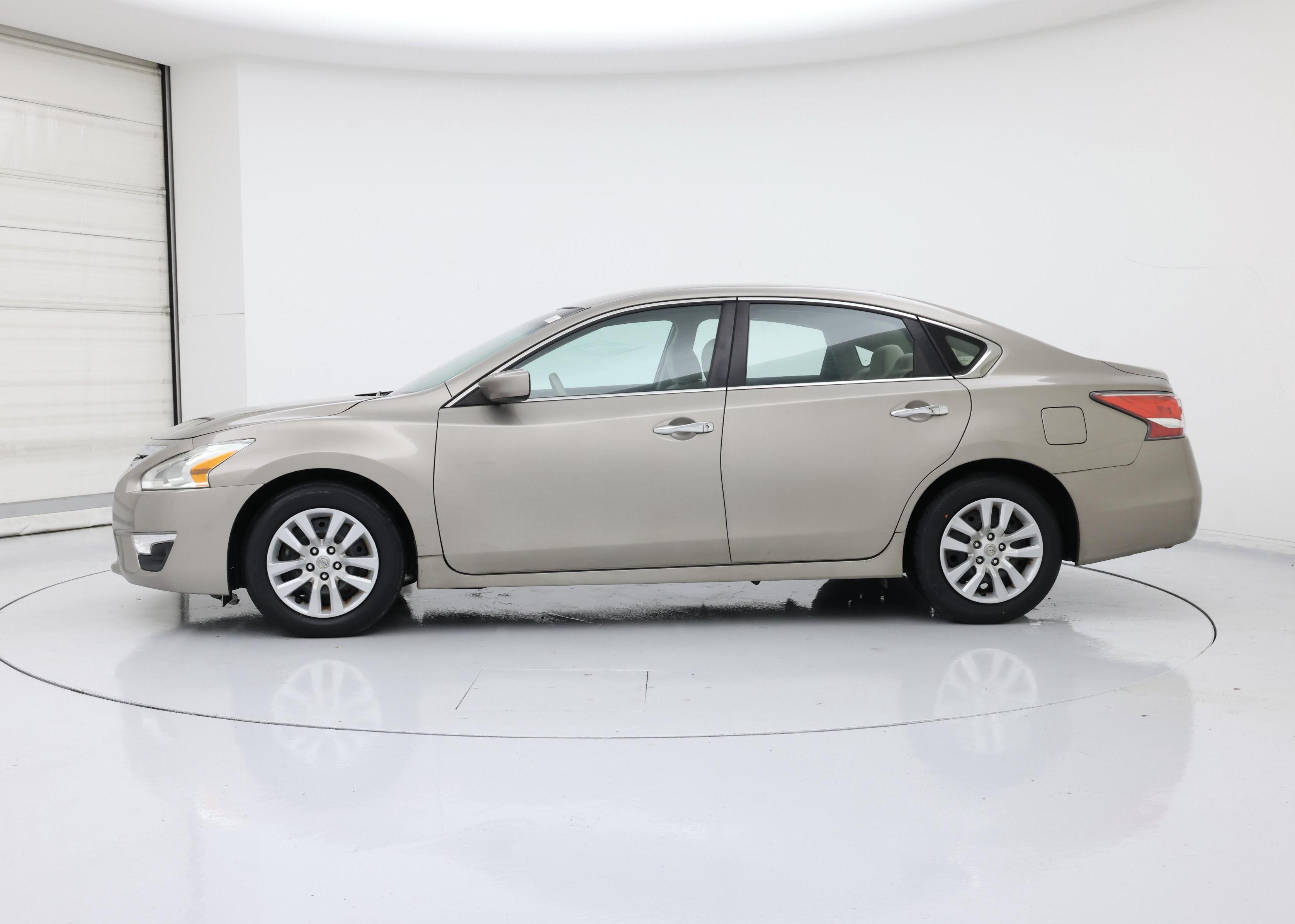 Thumbnail: 2014 Nissan Altima - 3