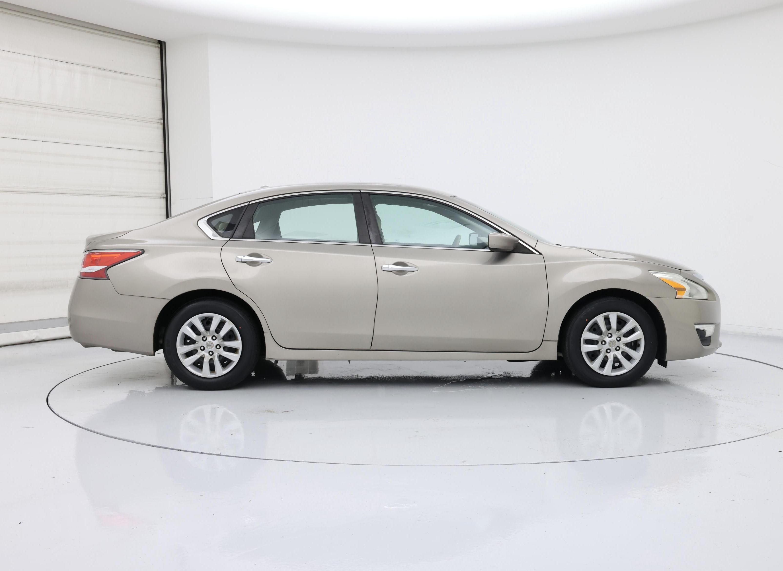 Thumbnail: 2014 Nissan Altima - 7