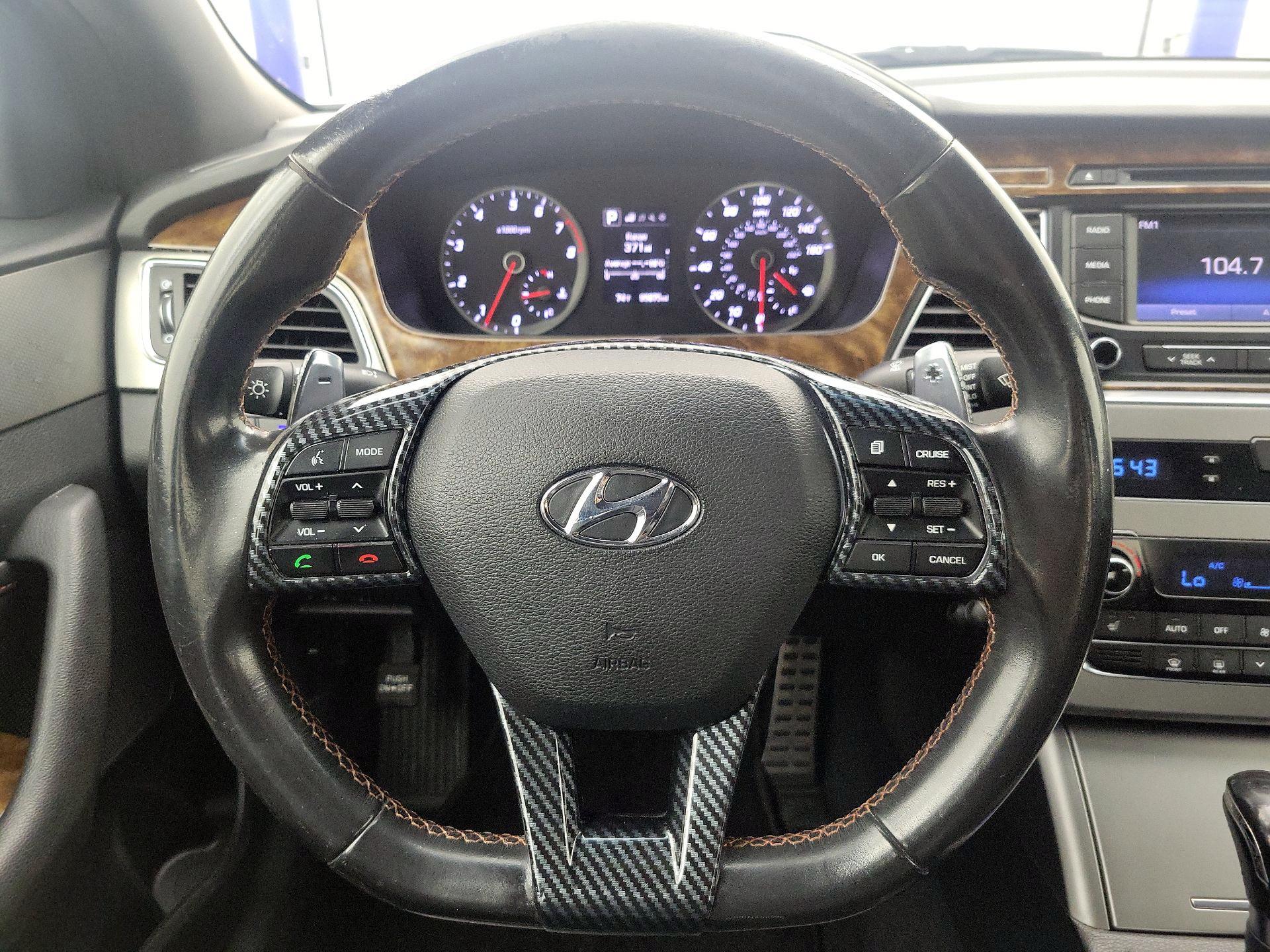 Thumbnail: 2015 Hyundai Sonata - 10