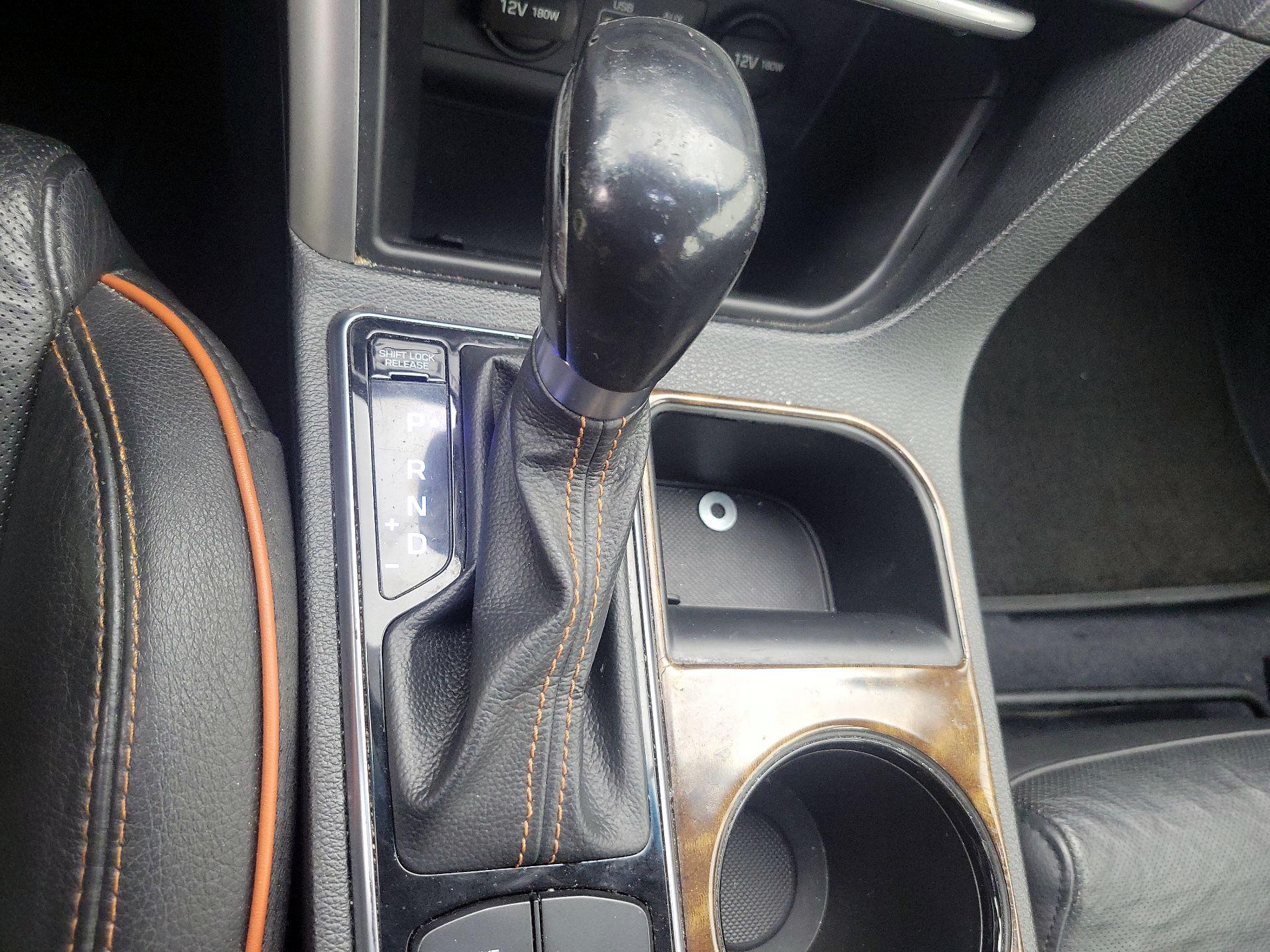 Thumbnail: 2015 Hyundai Sonata - 17