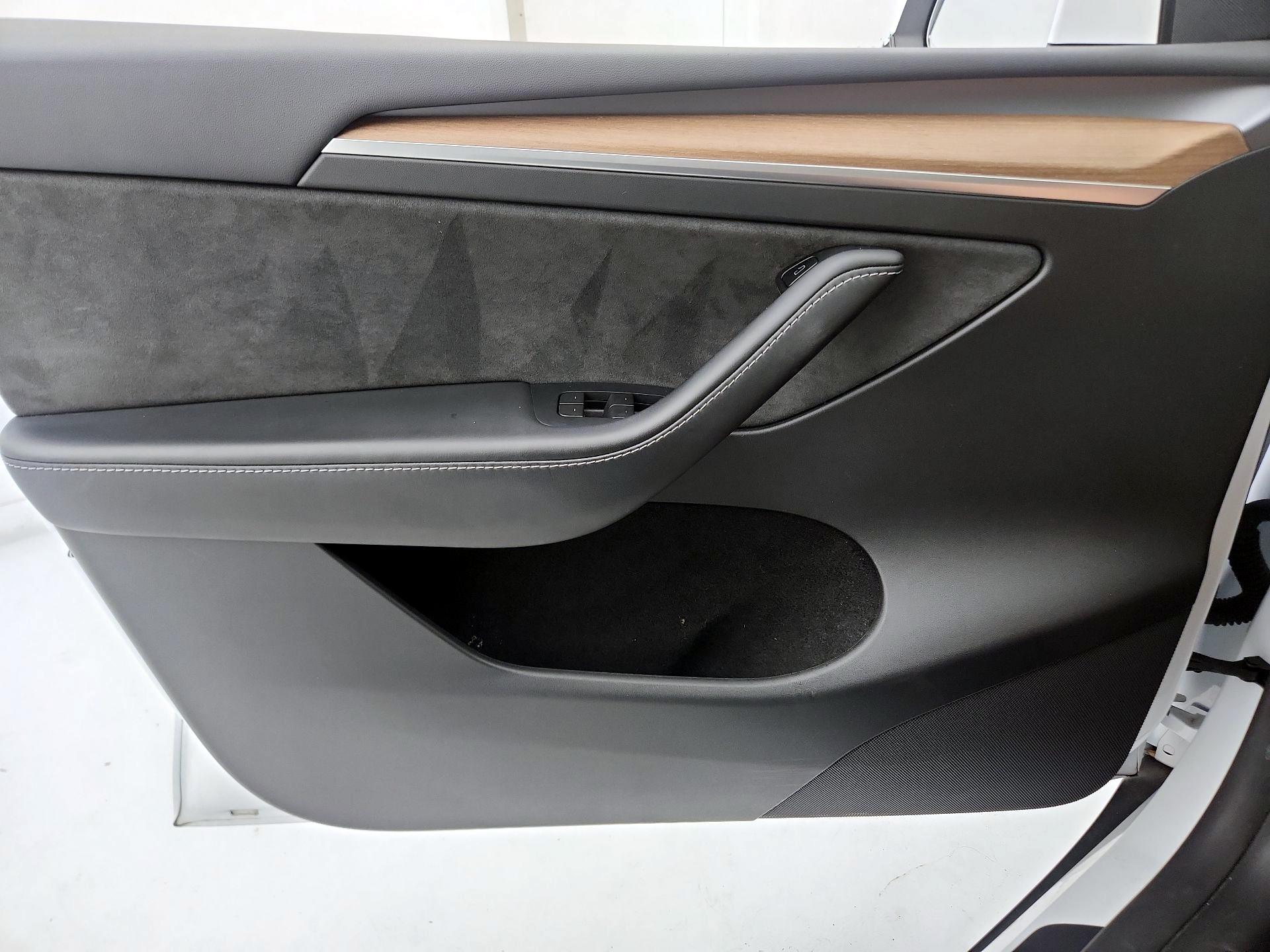 Thumbnail: 2023 Tesla Model Y - 12