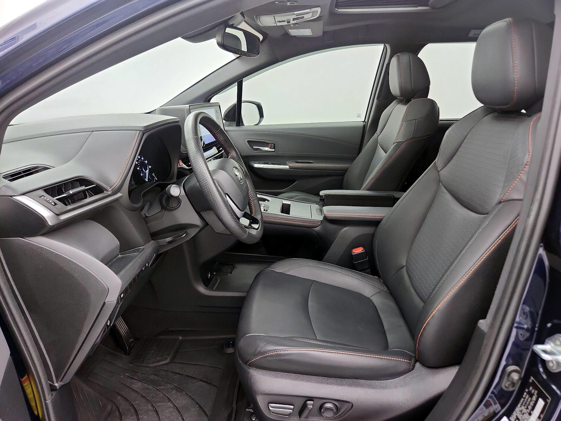 Thumbnail: 2022 Toyota Sienna - 11