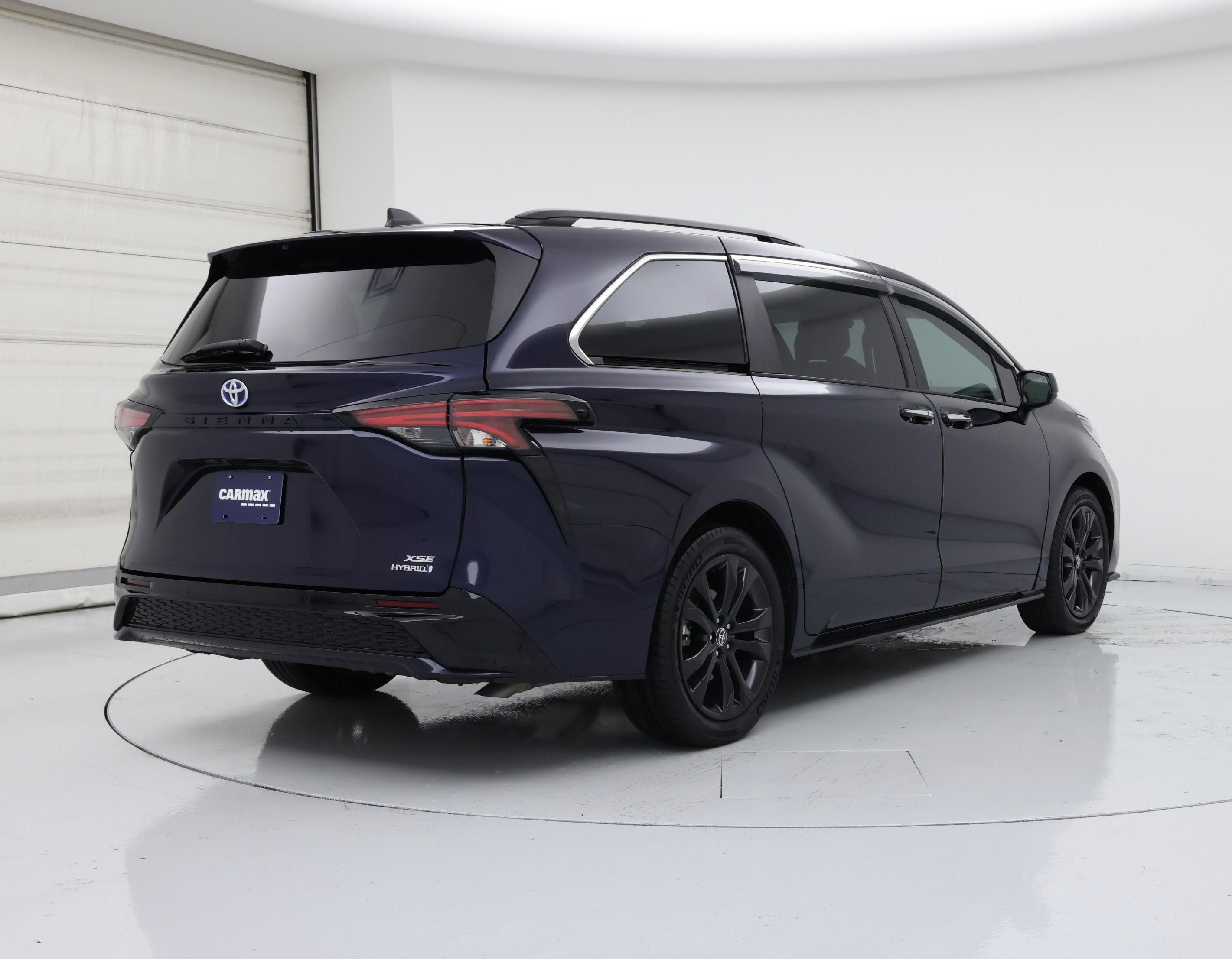 Thumbnail: 2022 Toyota Sienna - 8