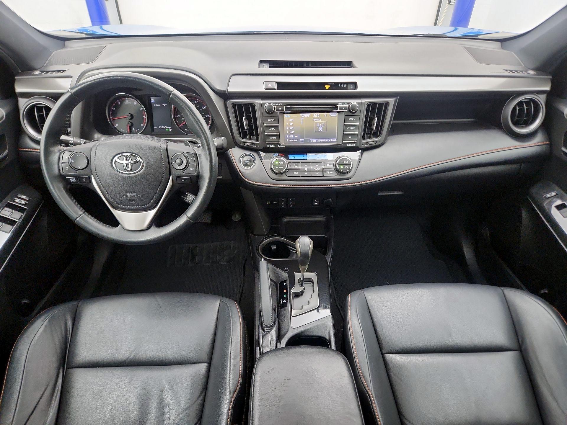 Thumbnail: 2018 Toyota RAV4 - 9