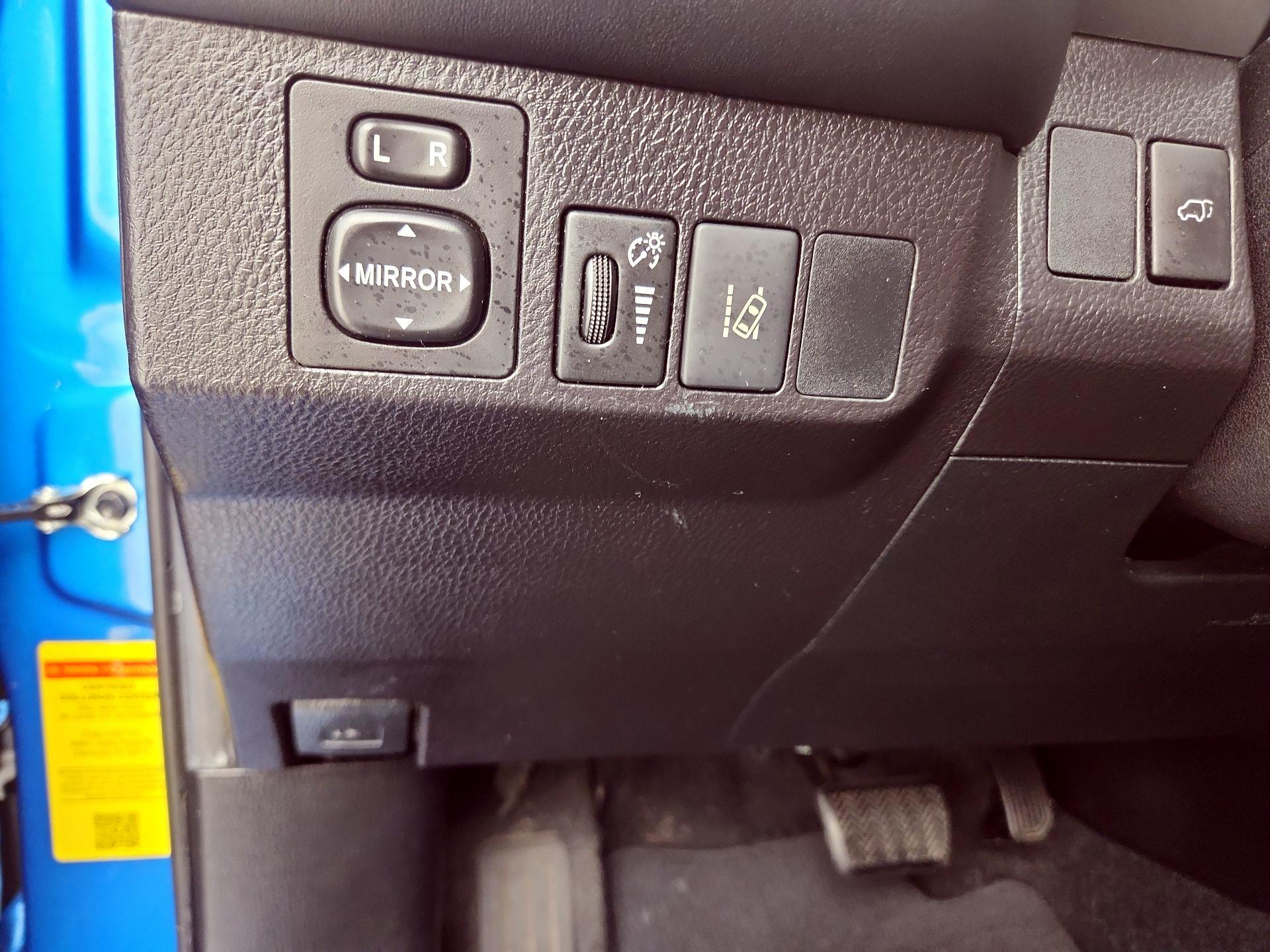 Thumbnail: 2018 Toyota RAV4 - 13