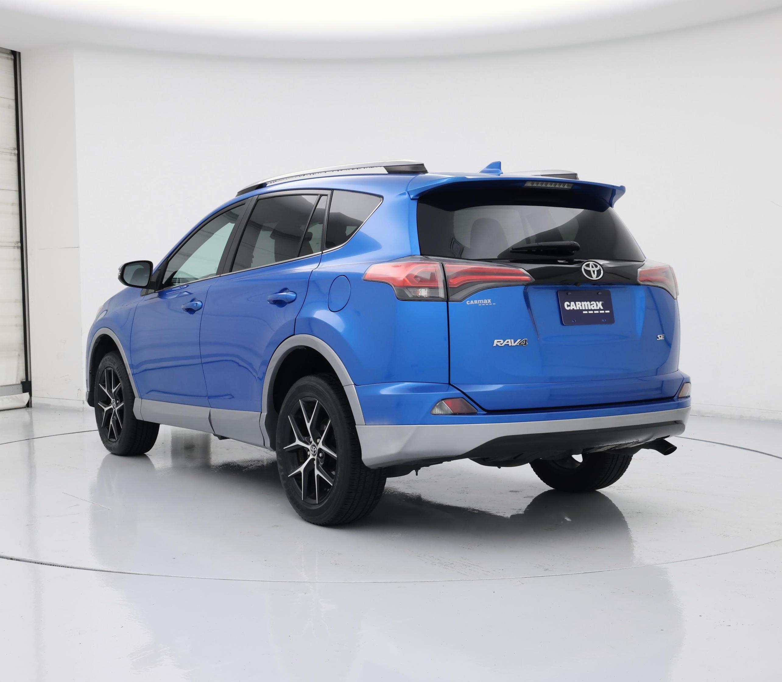 Thumbnail: 2018 Toyota RAV4 - 2