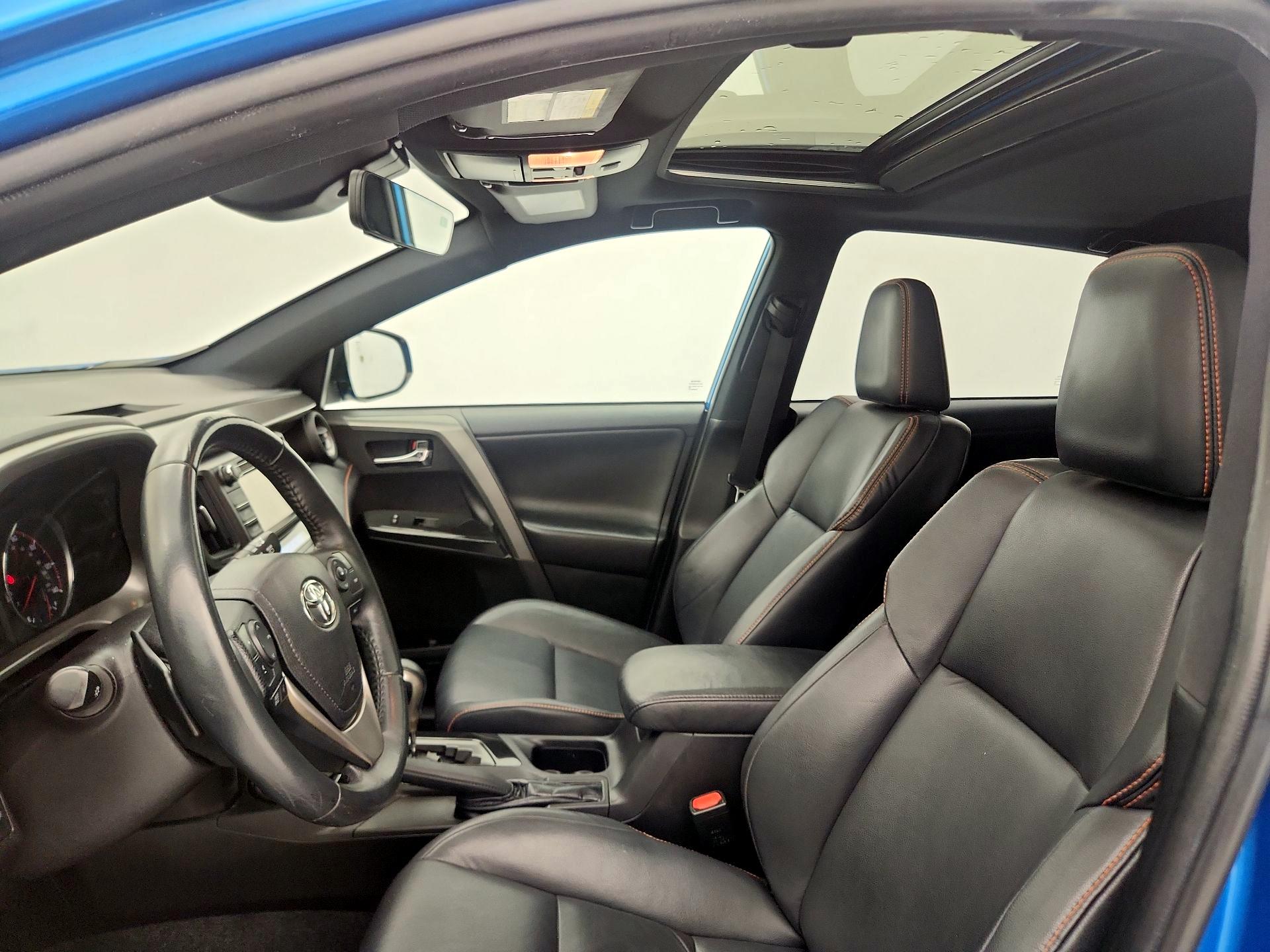 Thumbnail: 2018 Toyota RAV4 - 19