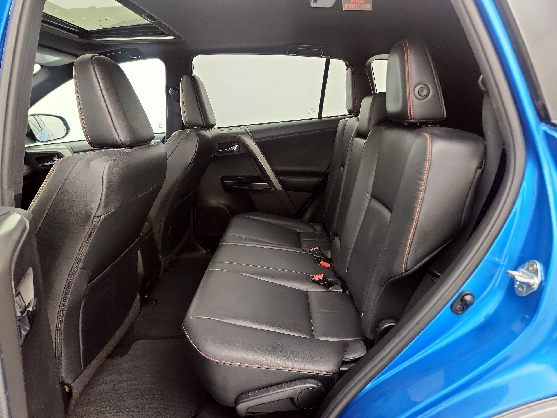 Thumbnail: 2018 Toyota RAV4 - 20