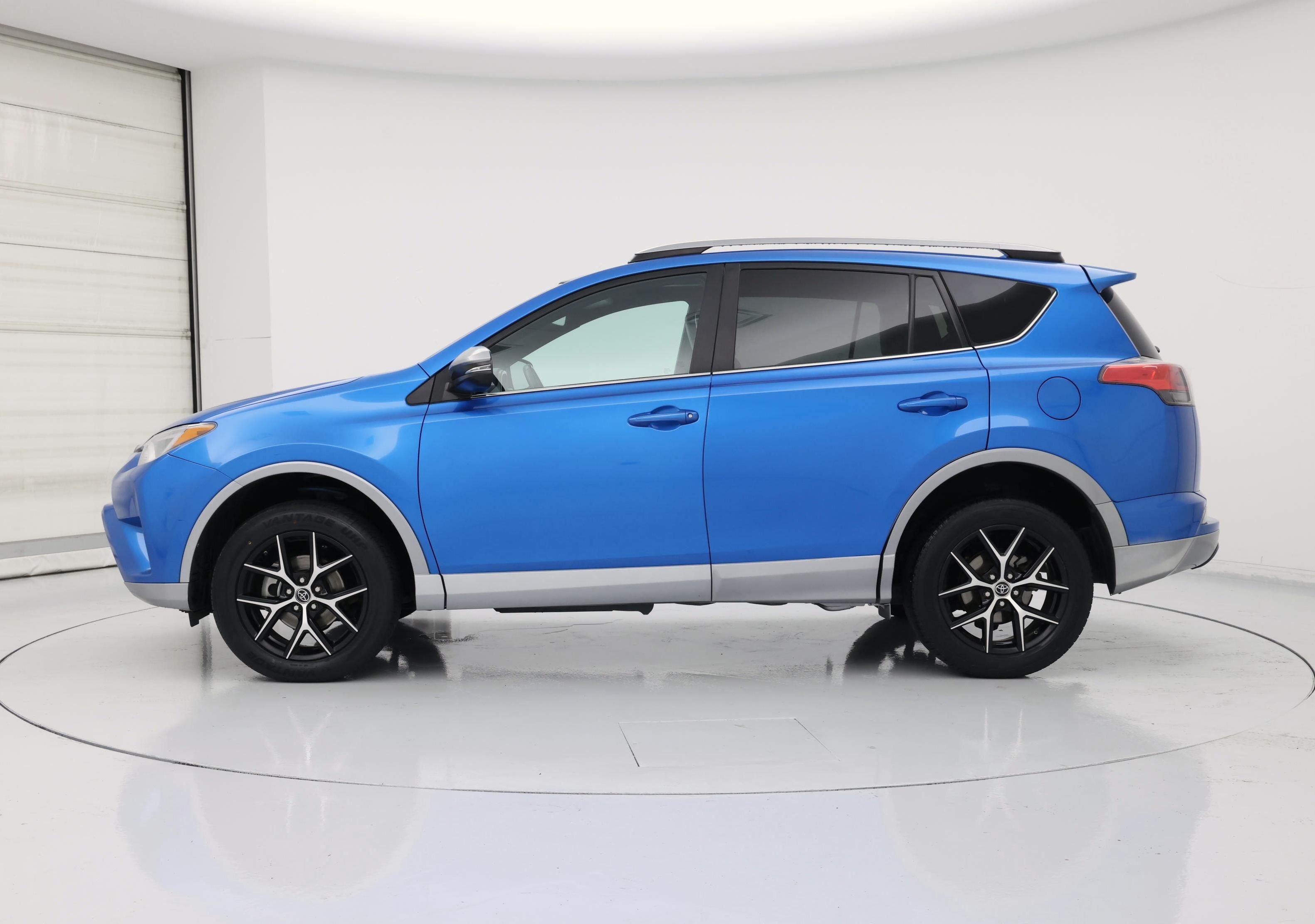 Thumbnail: 2018 Toyota RAV4 - 3
