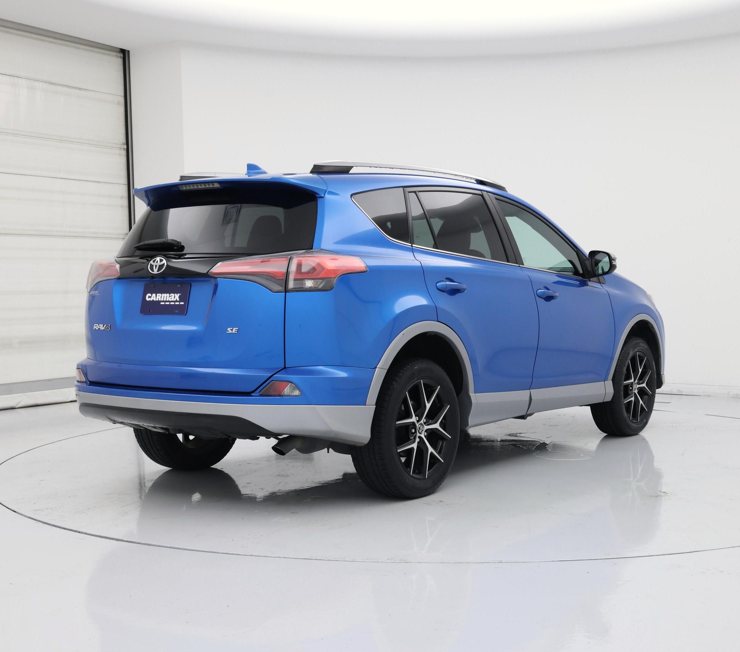 Thumbnail: 2018 Toyota RAV4 - 8