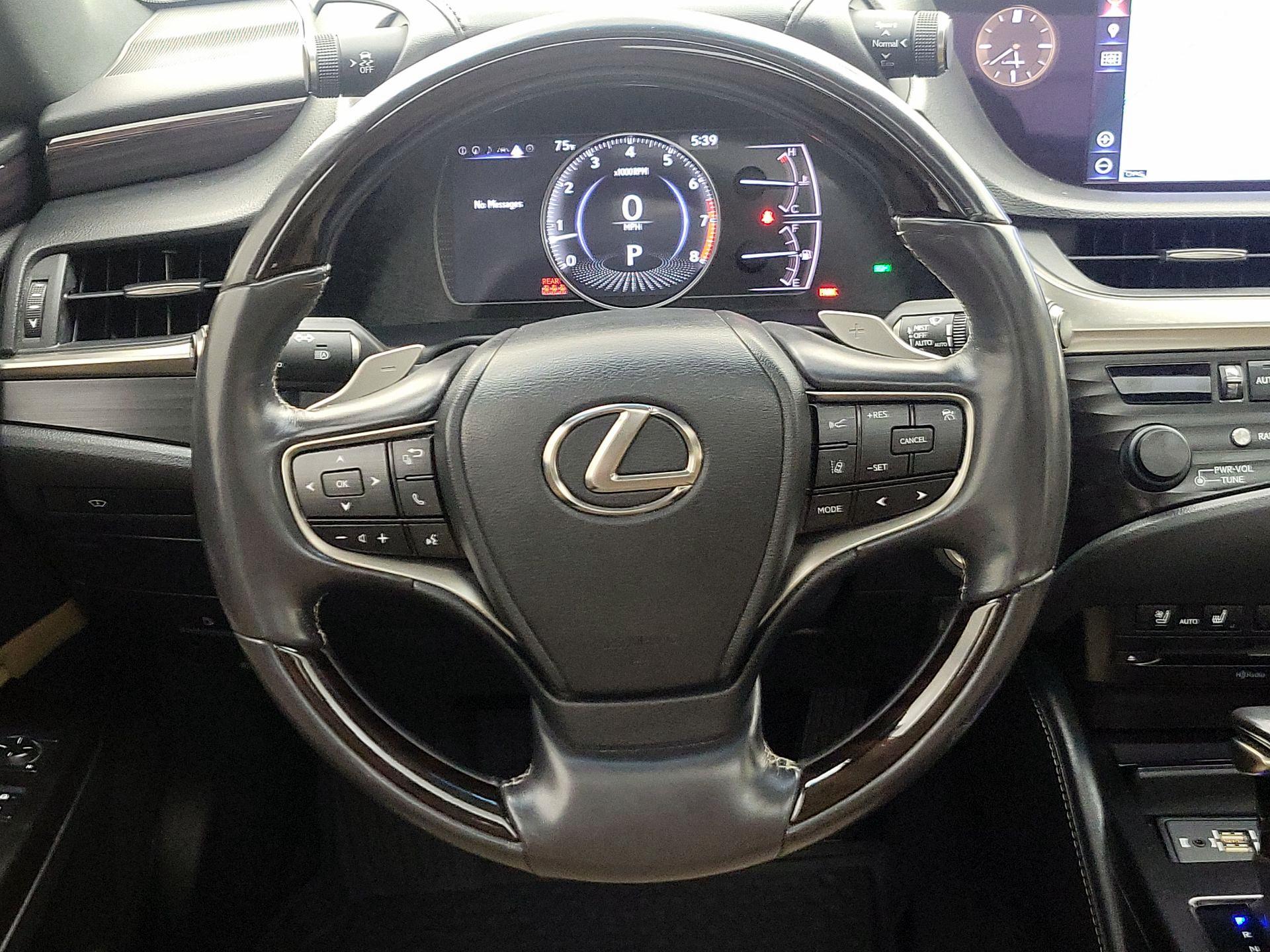 Thumbnail: 2019 Lexus ES - 10