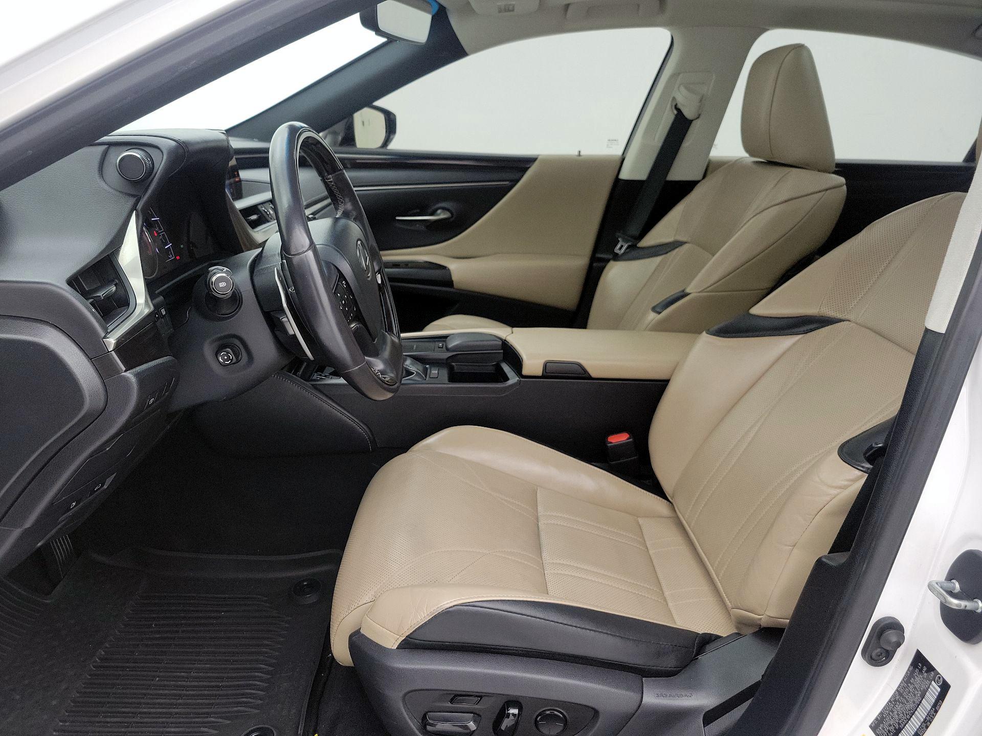 Thumbnail: 2019 Lexus ES - 11
