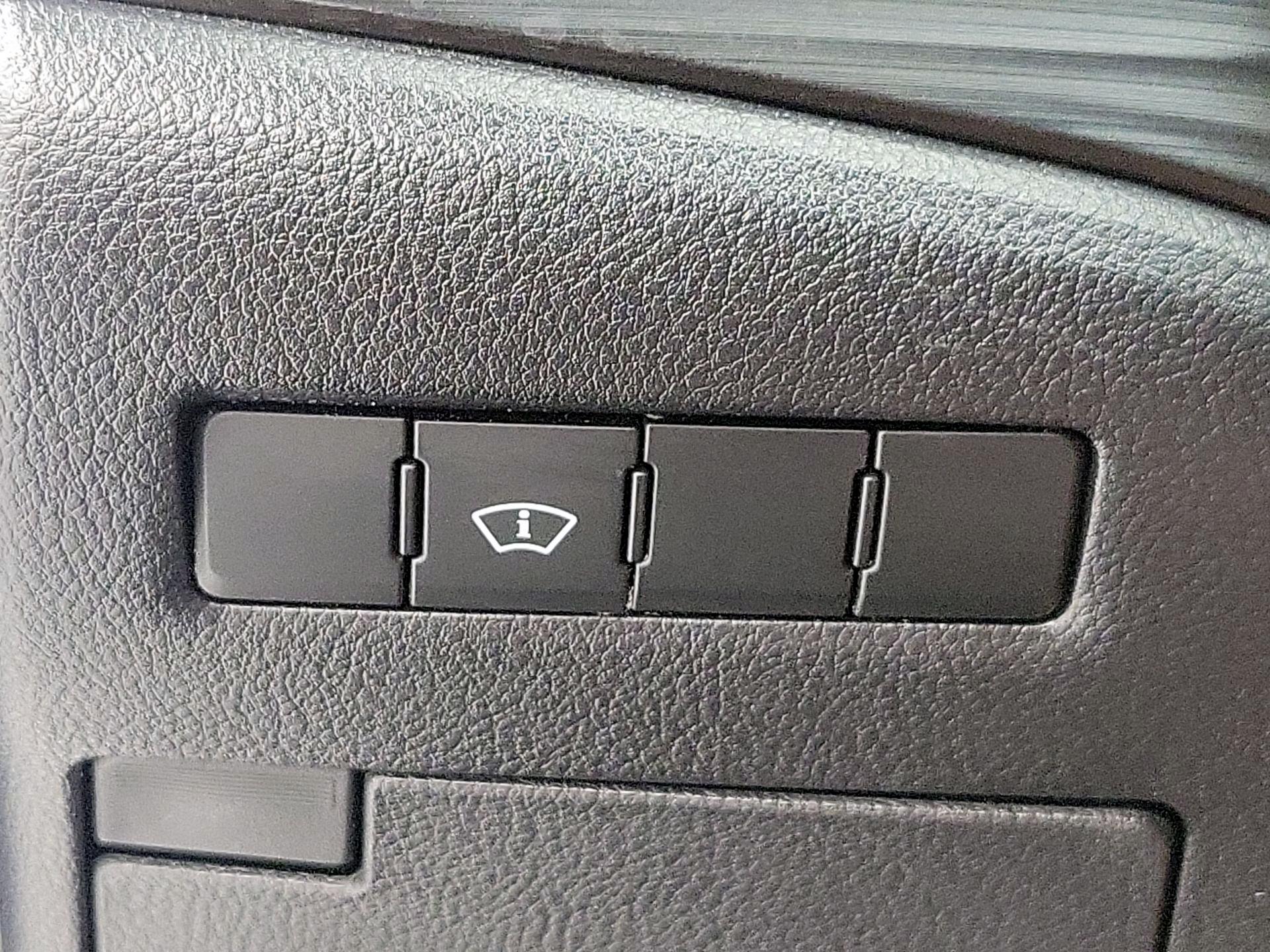 Thumbnail: 2019 Lexus ES - 13