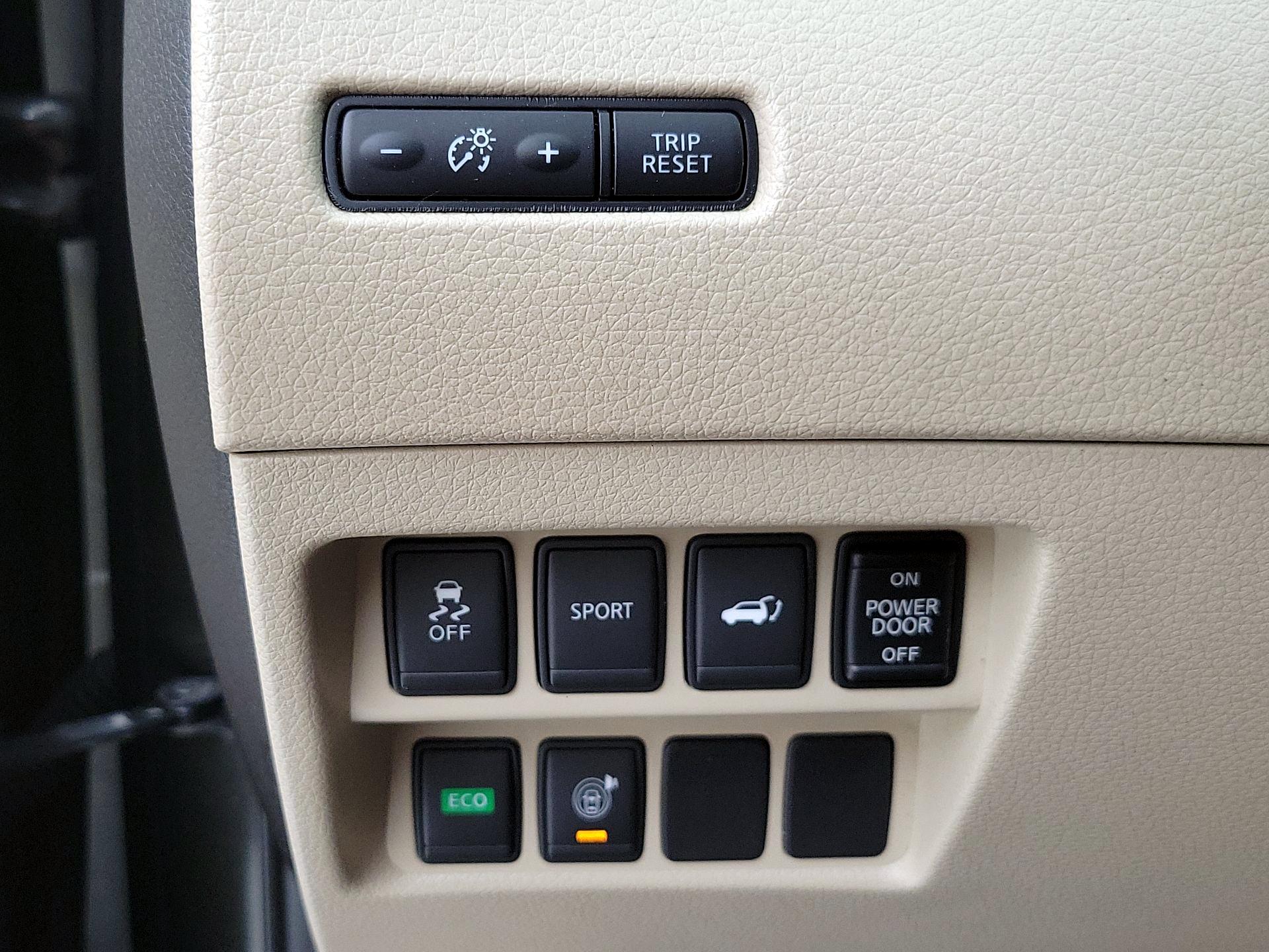 Thumbnail: 2016 Nissan Rogue - 13