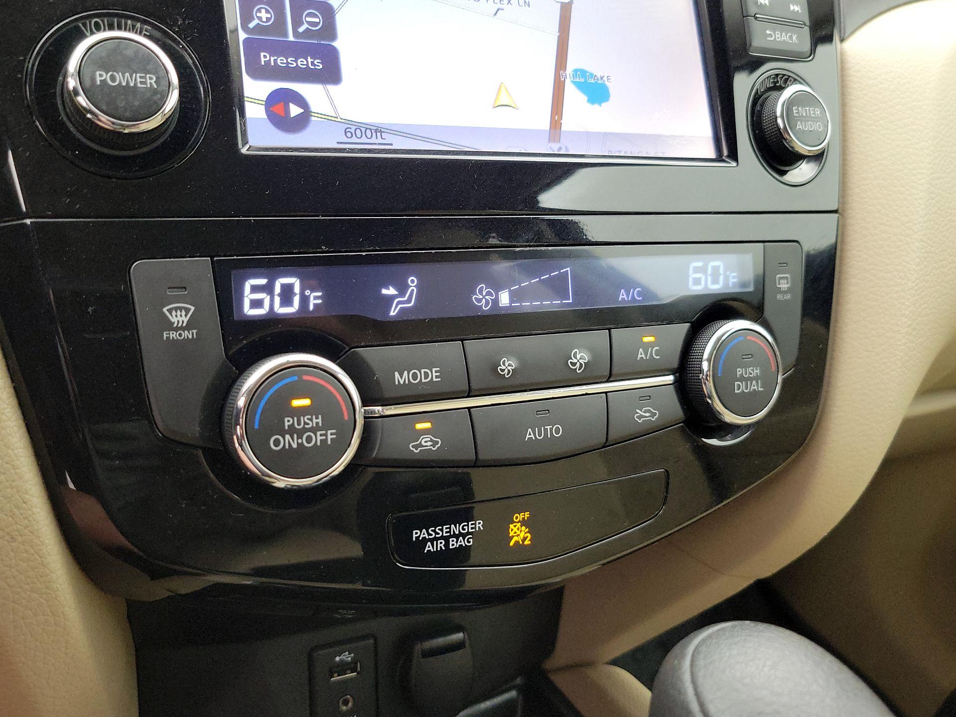 Thumbnail: 2016 Nissan Rogue - 16