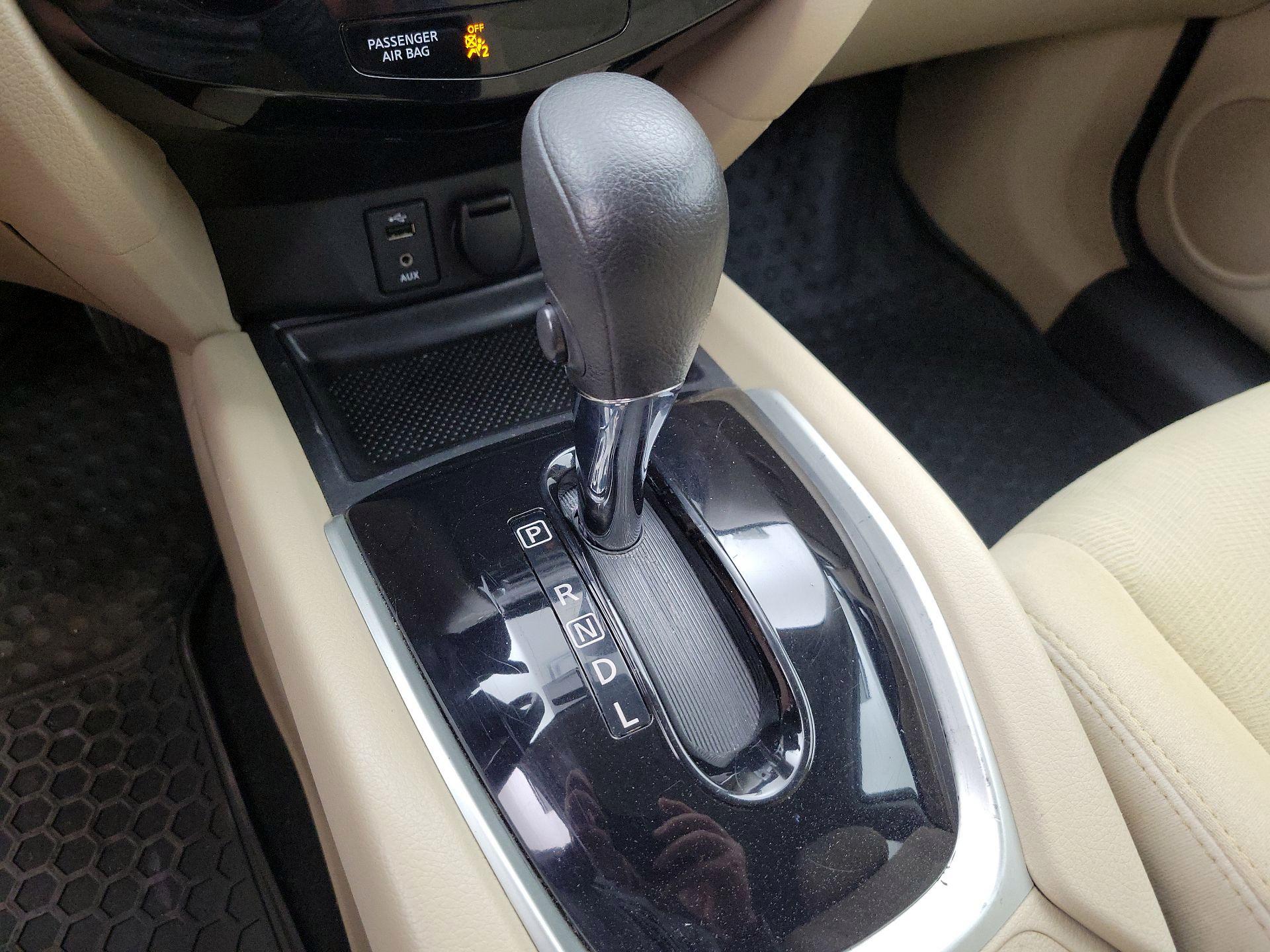 Thumbnail: 2016 Nissan Rogue - 17