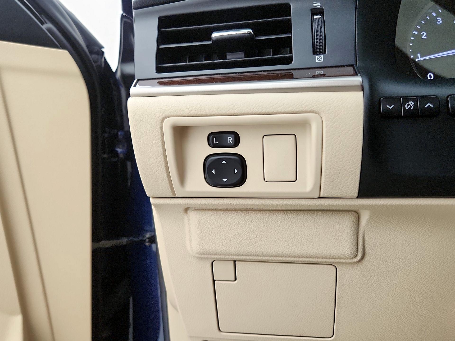 Thumbnail: 2014 Lexus ES - 13