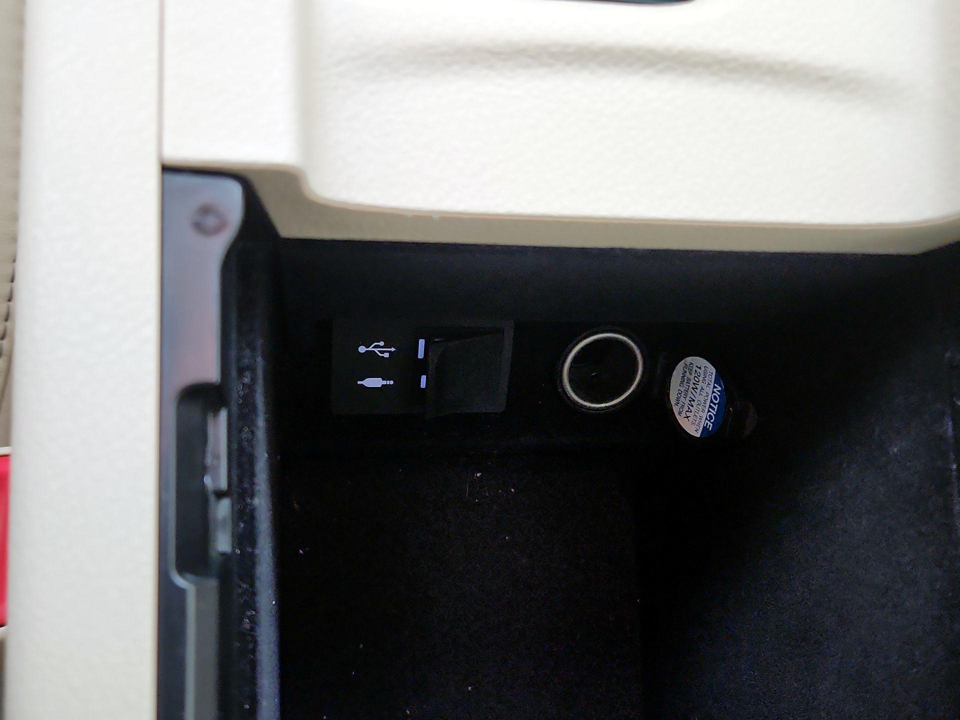 Thumbnail: 2014 Lexus ES - 18