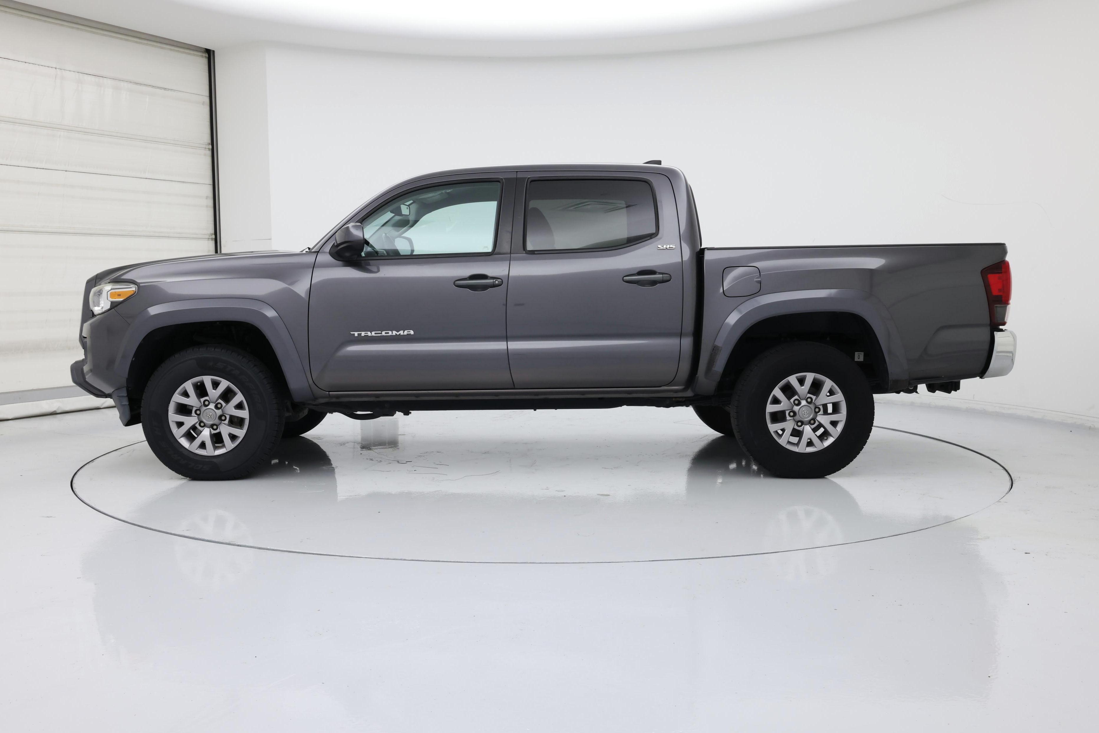 Thumbnail: 2018 Toyota Tacoma - 3