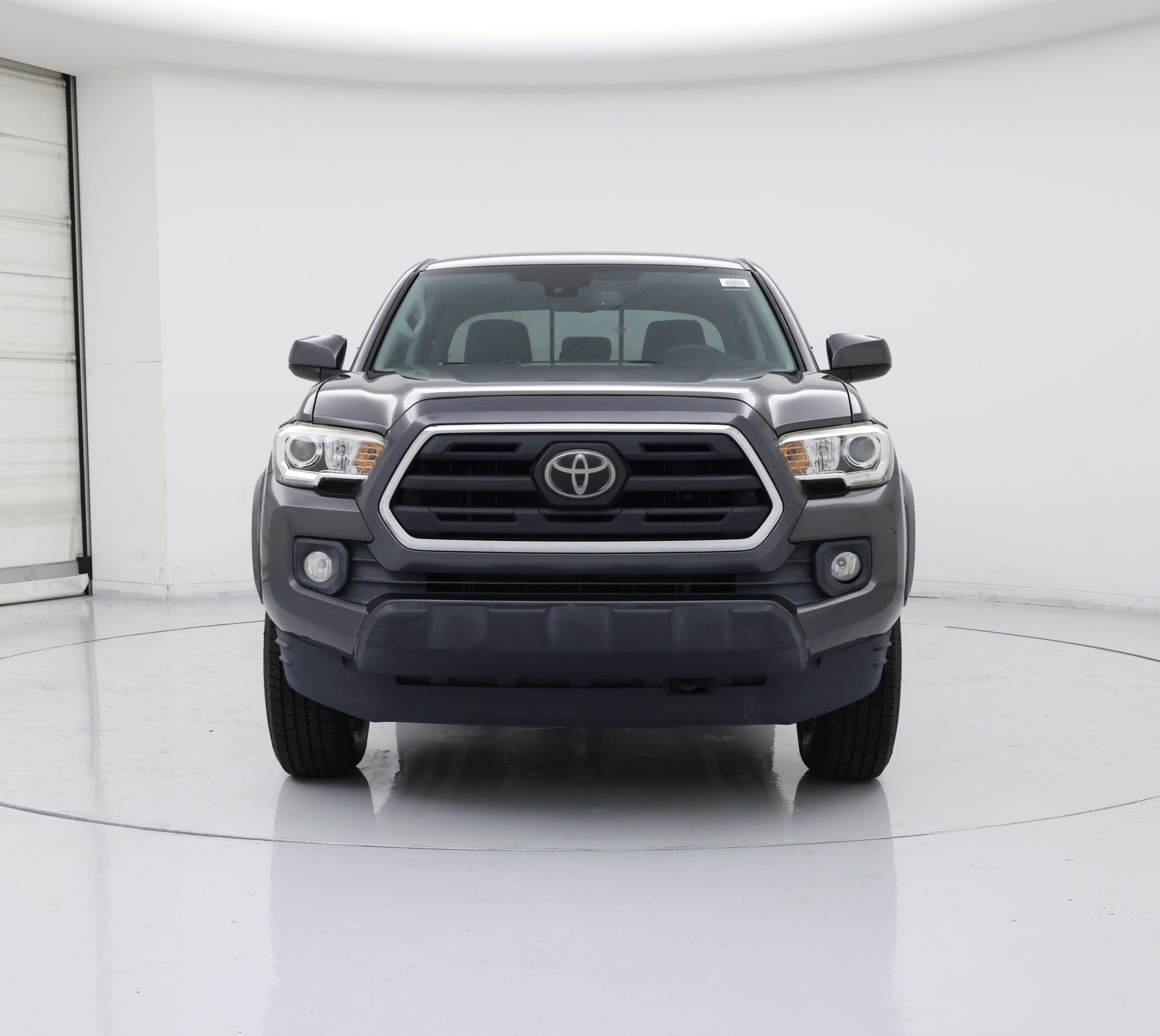 Thumbnail: 2018 Toyota Tacoma - 5