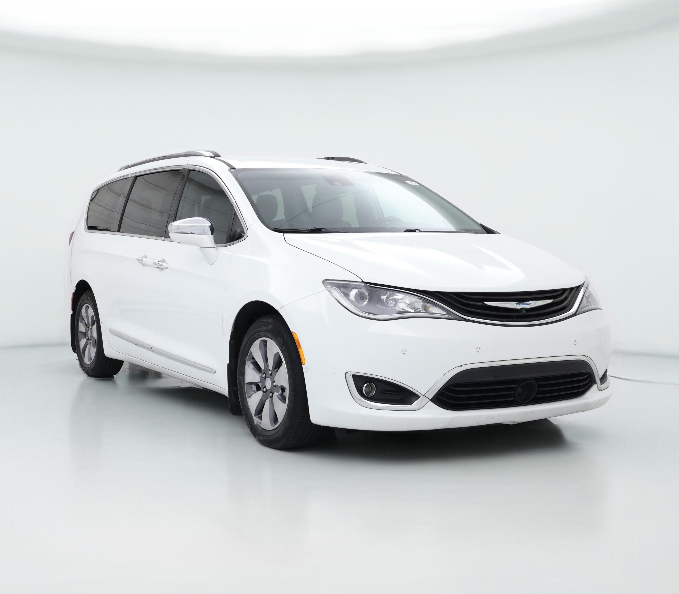 Thumbnail: 2018 Chrysler Pacifica - 1