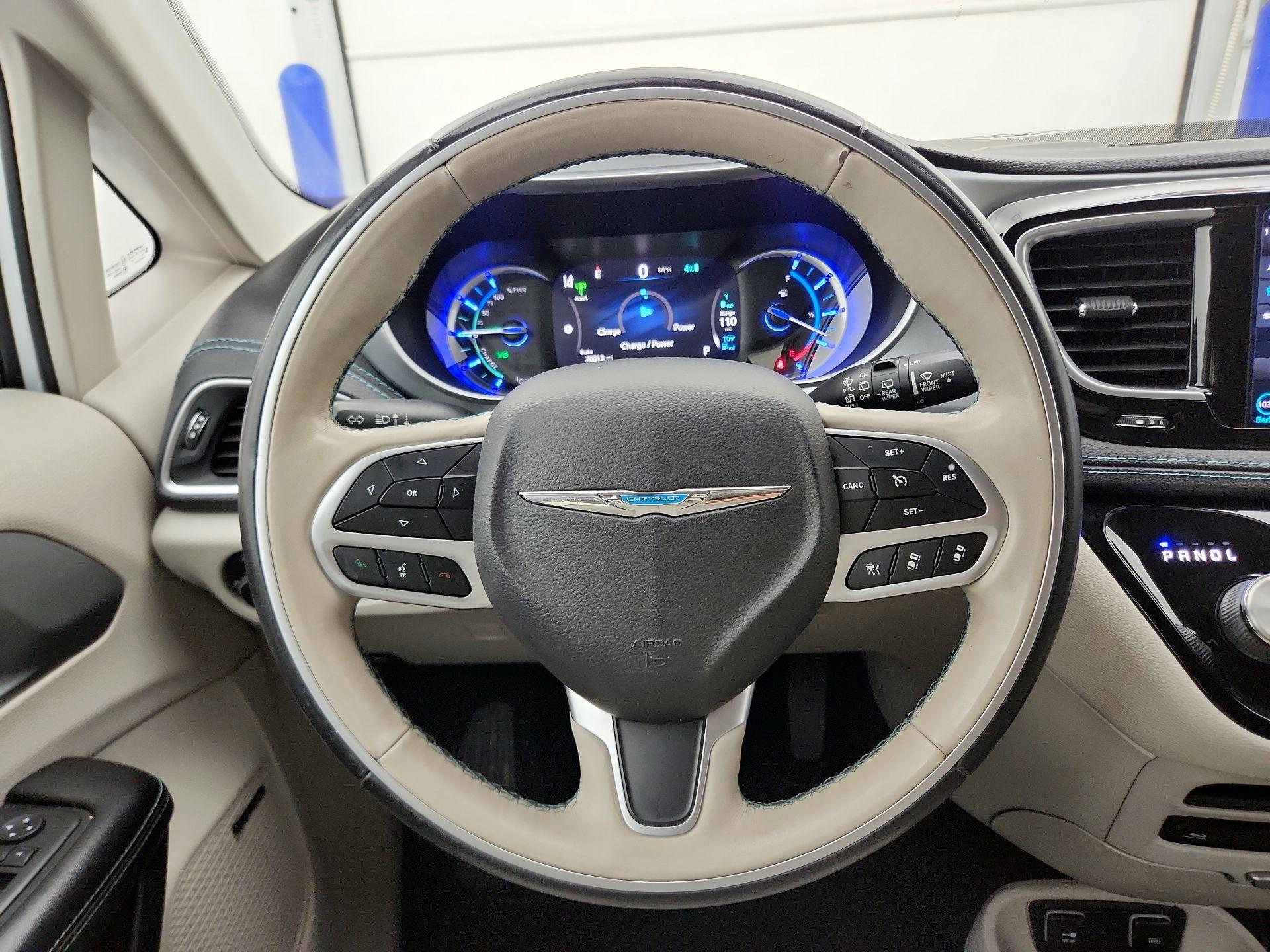 Thumbnail: 2018 Chrysler Pacifica - 10