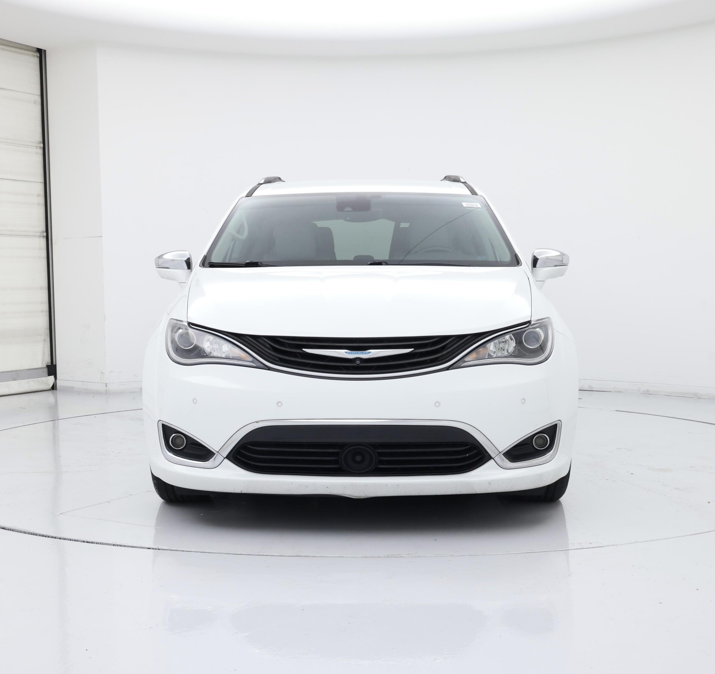 Thumbnail: 2018 Chrysler Pacifica - 5