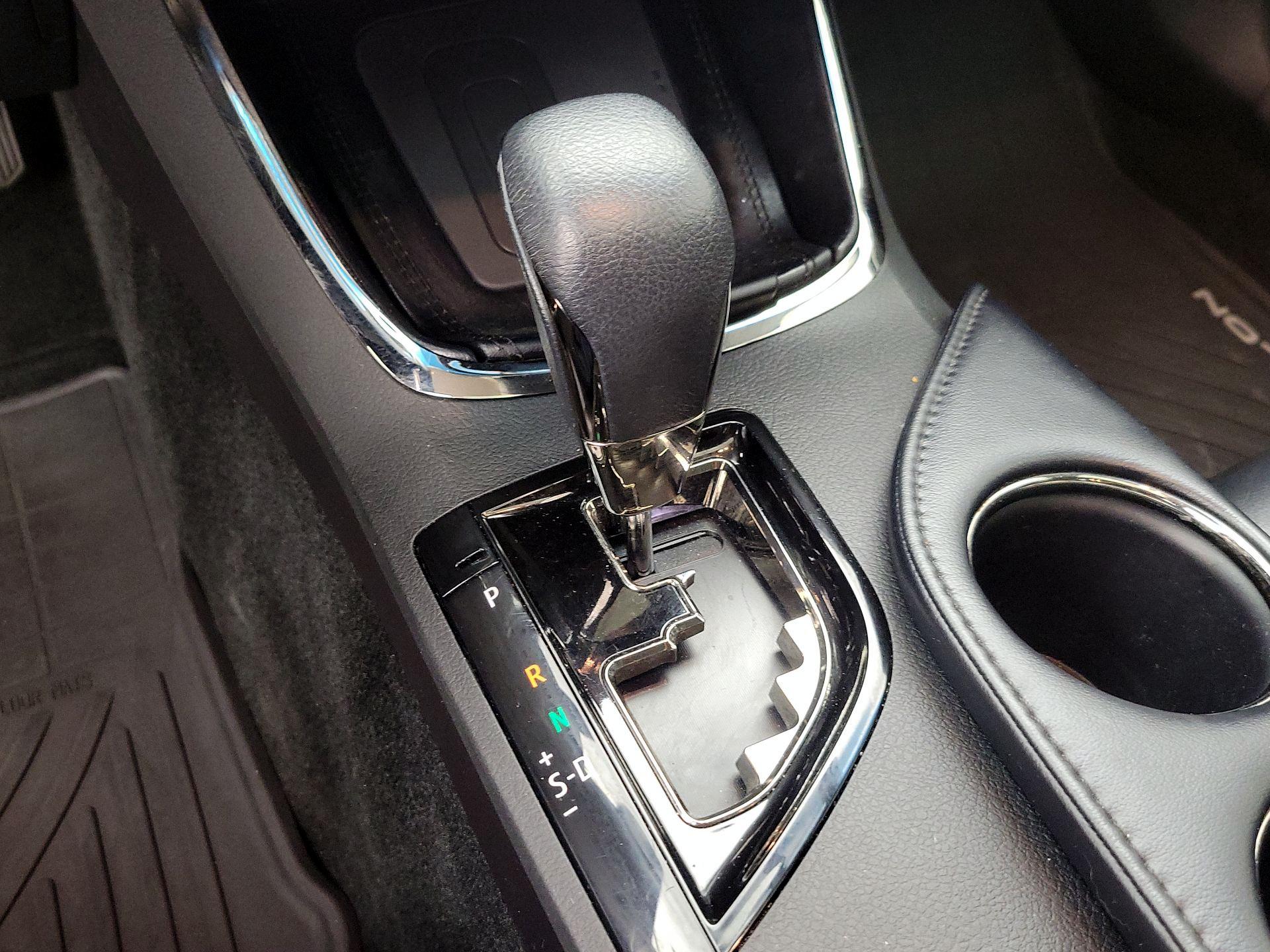 Thumbnail: 2016 Toyota Avalon - 18