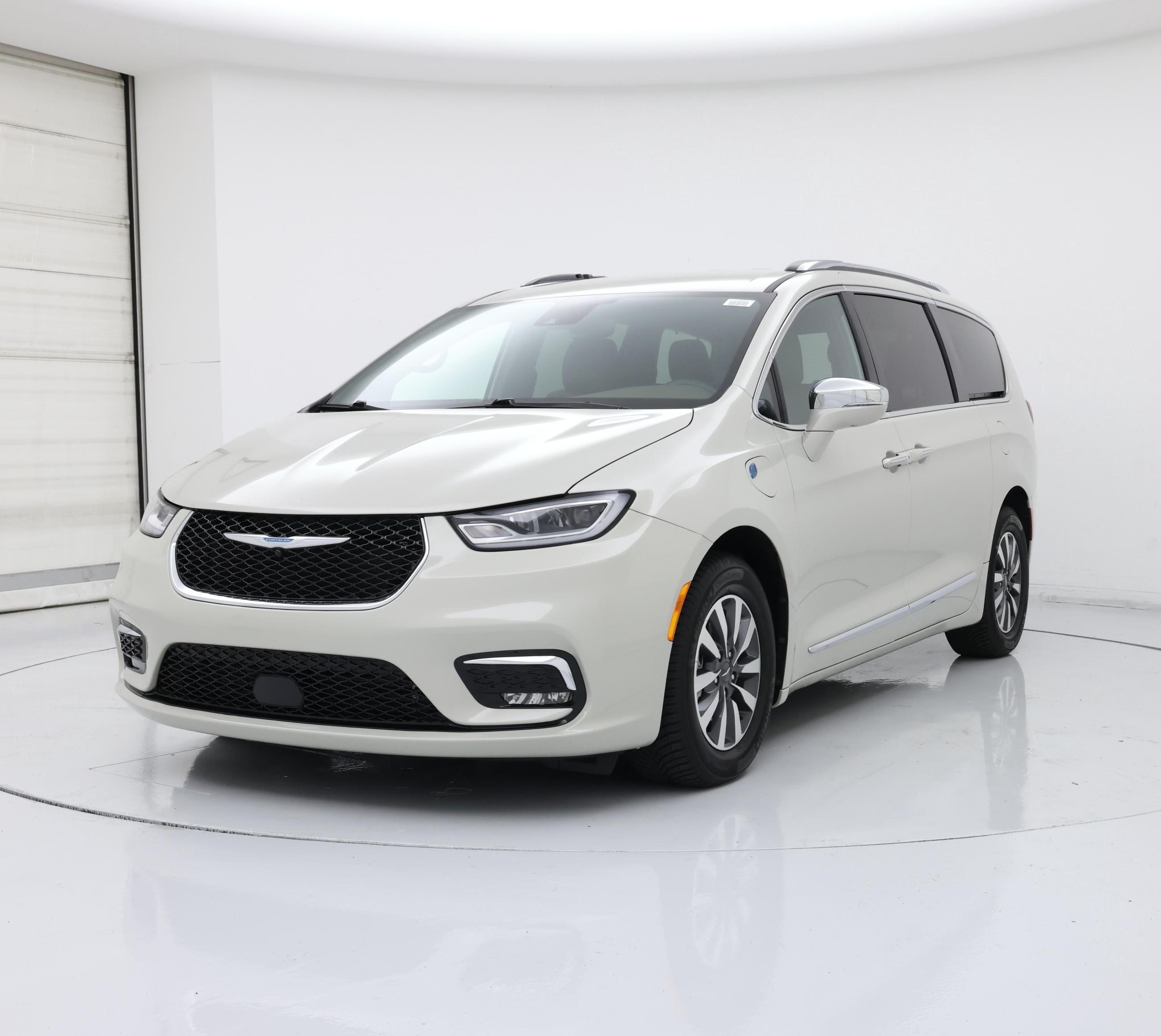 Thumbnail: 2021 Chrysler Pacifica - 4