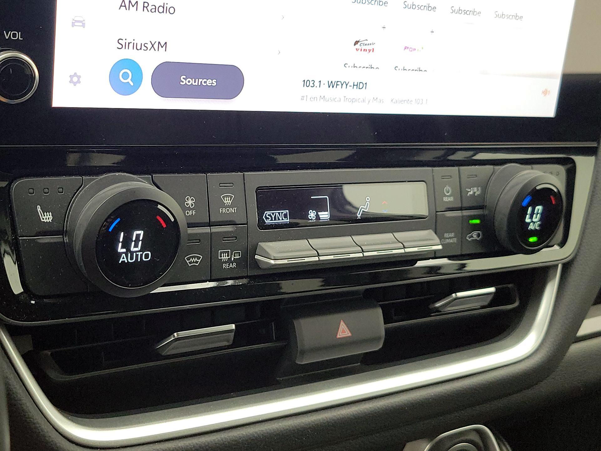 Thumbnail: 2025 Toyota Highlander - 16
