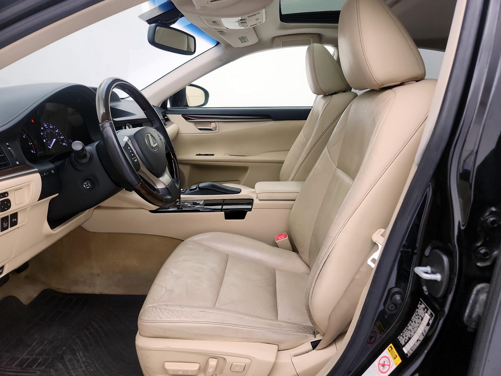 Thumbnail: 2014 Lexus ES - 11