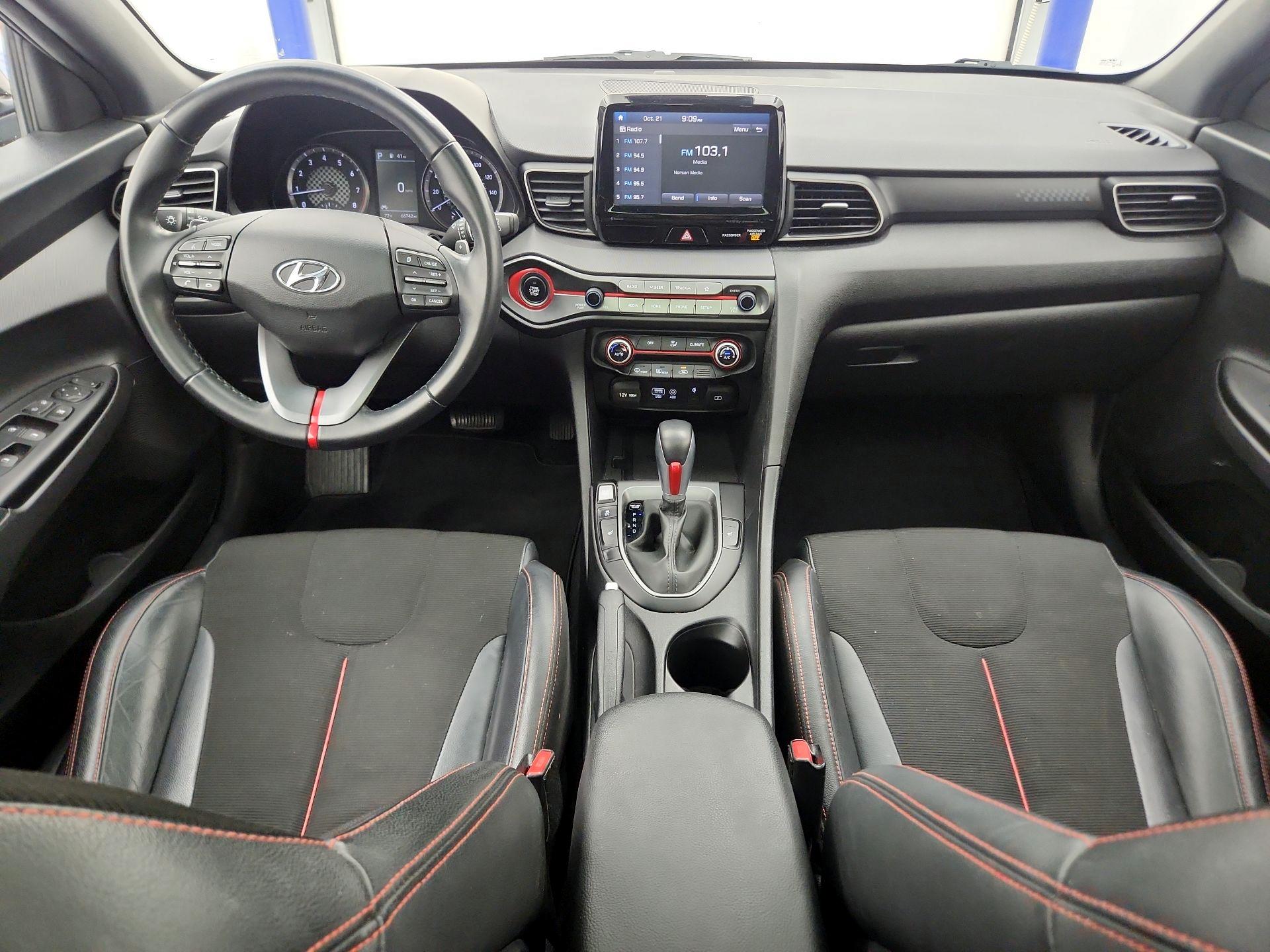 Thumbnail: 2019 Hyundai Veloster - 9