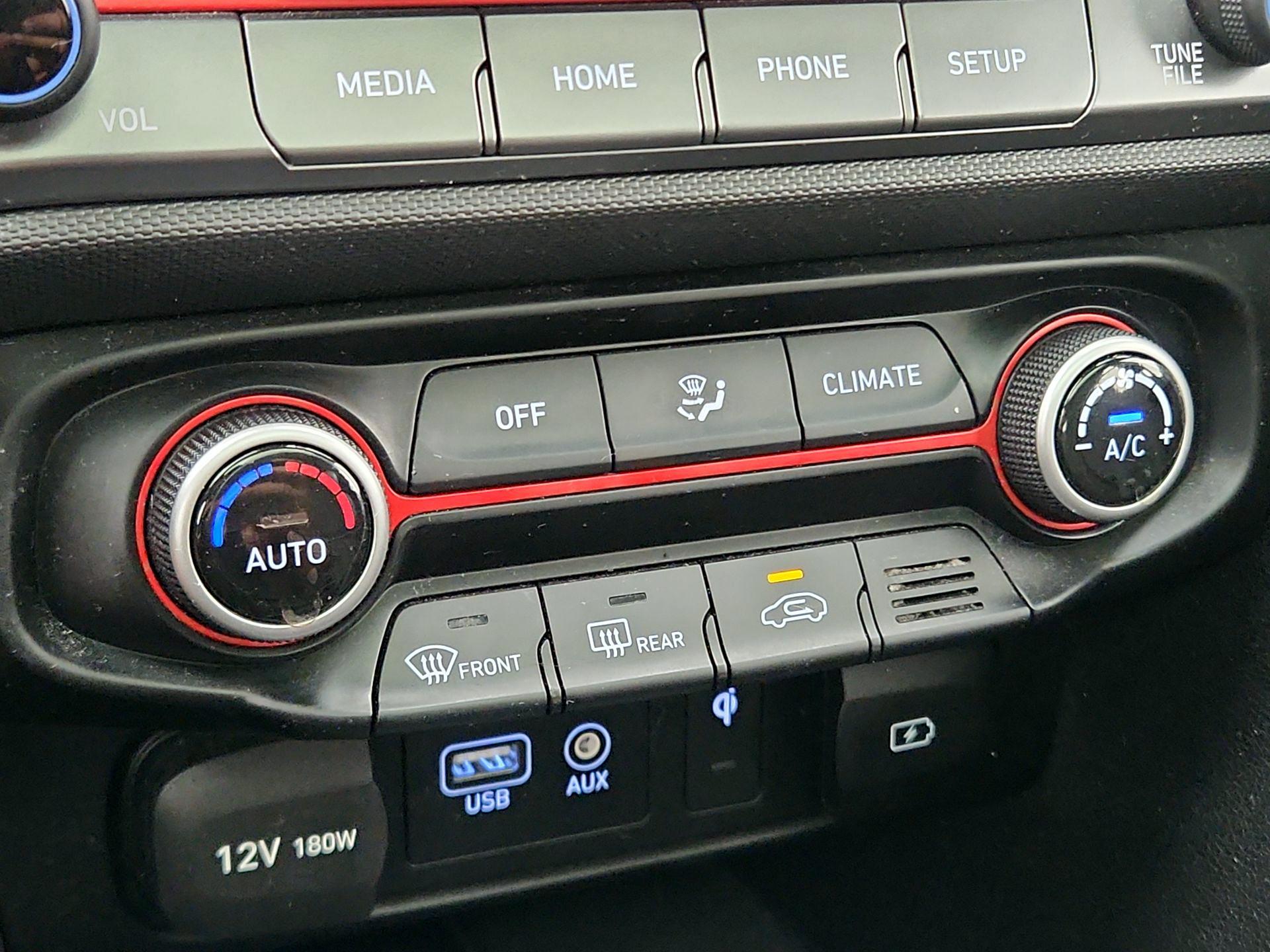 Thumbnail: 2019 Hyundai Veloster - 16