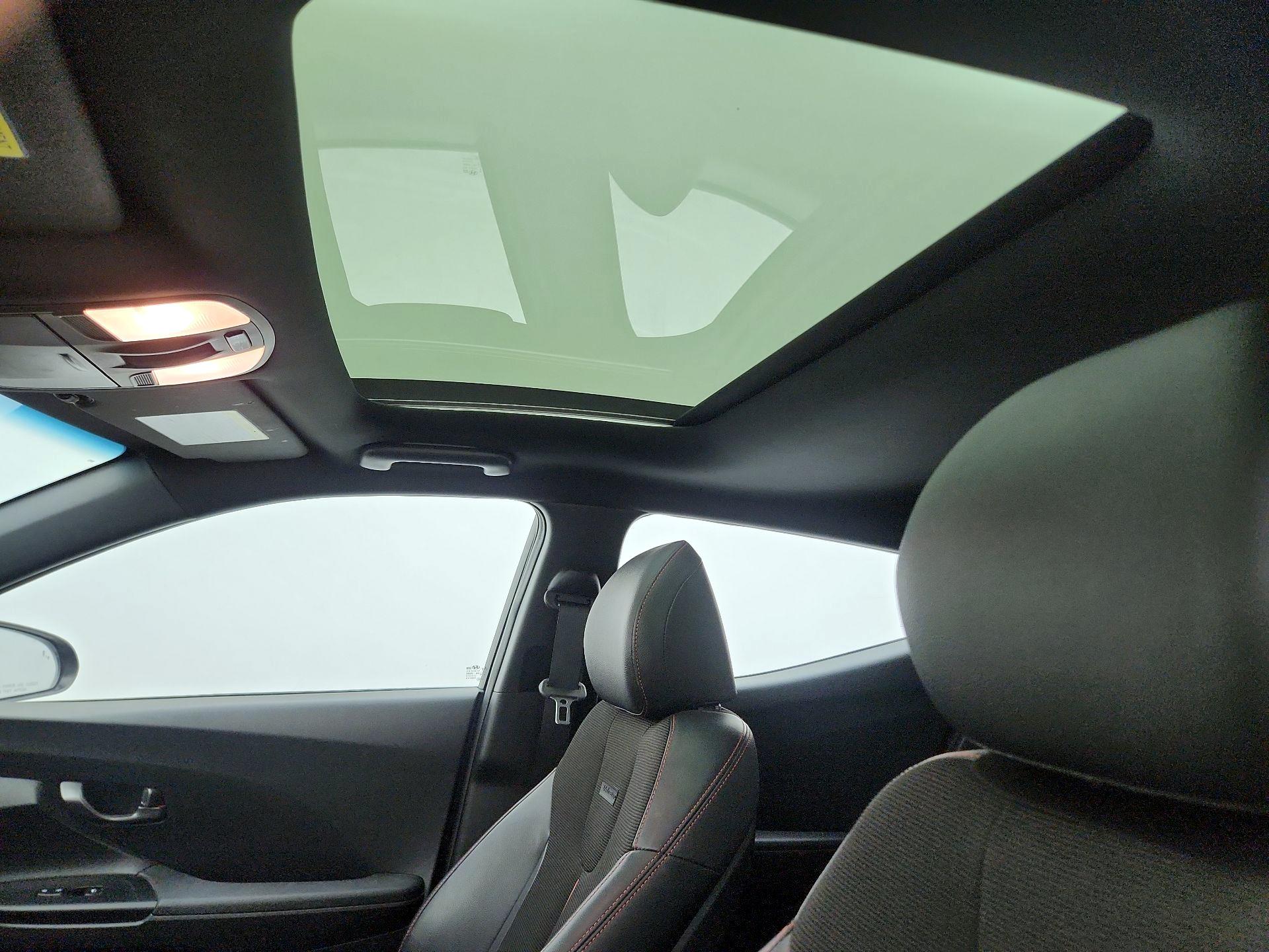 Thumbnail: 2019 Hyundai Veloster - 19