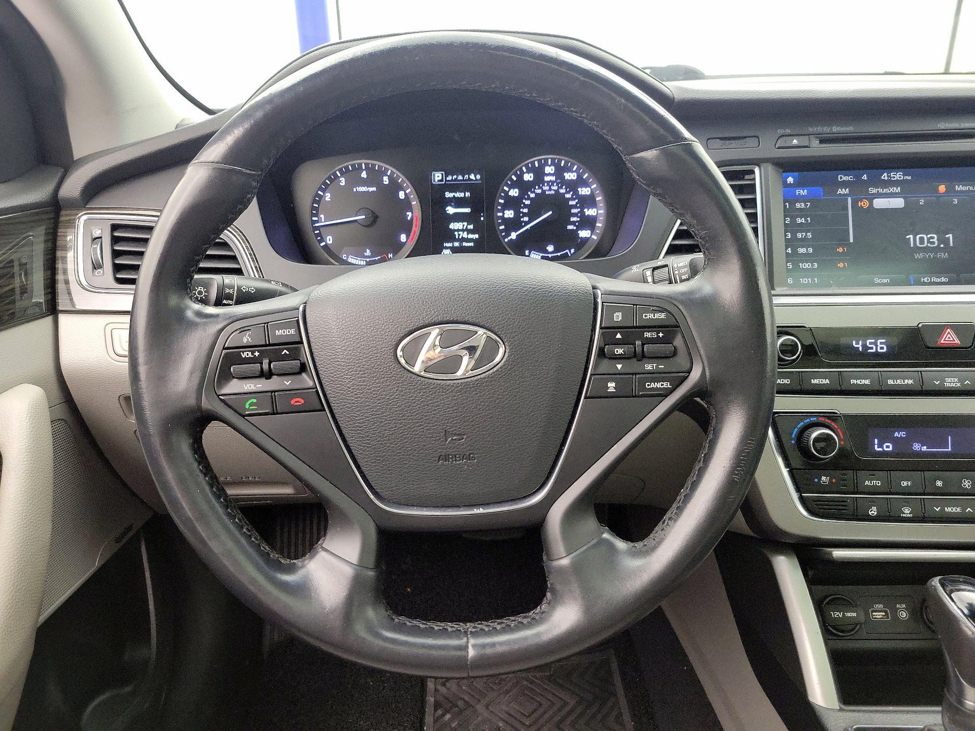 Thumbnail: 2016 Hyundai Sonata - 10